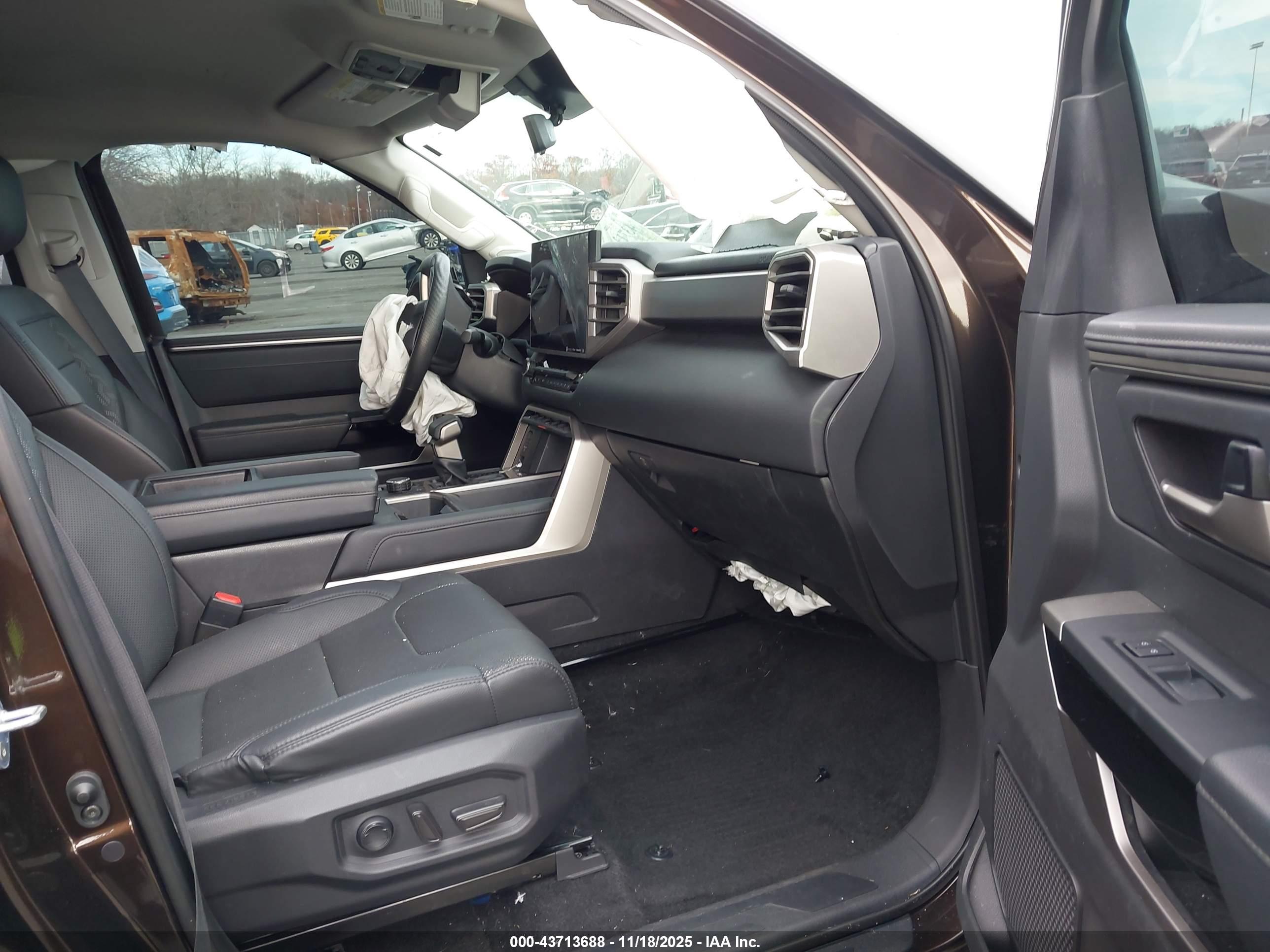 TOYOTA TUNDRA image 5