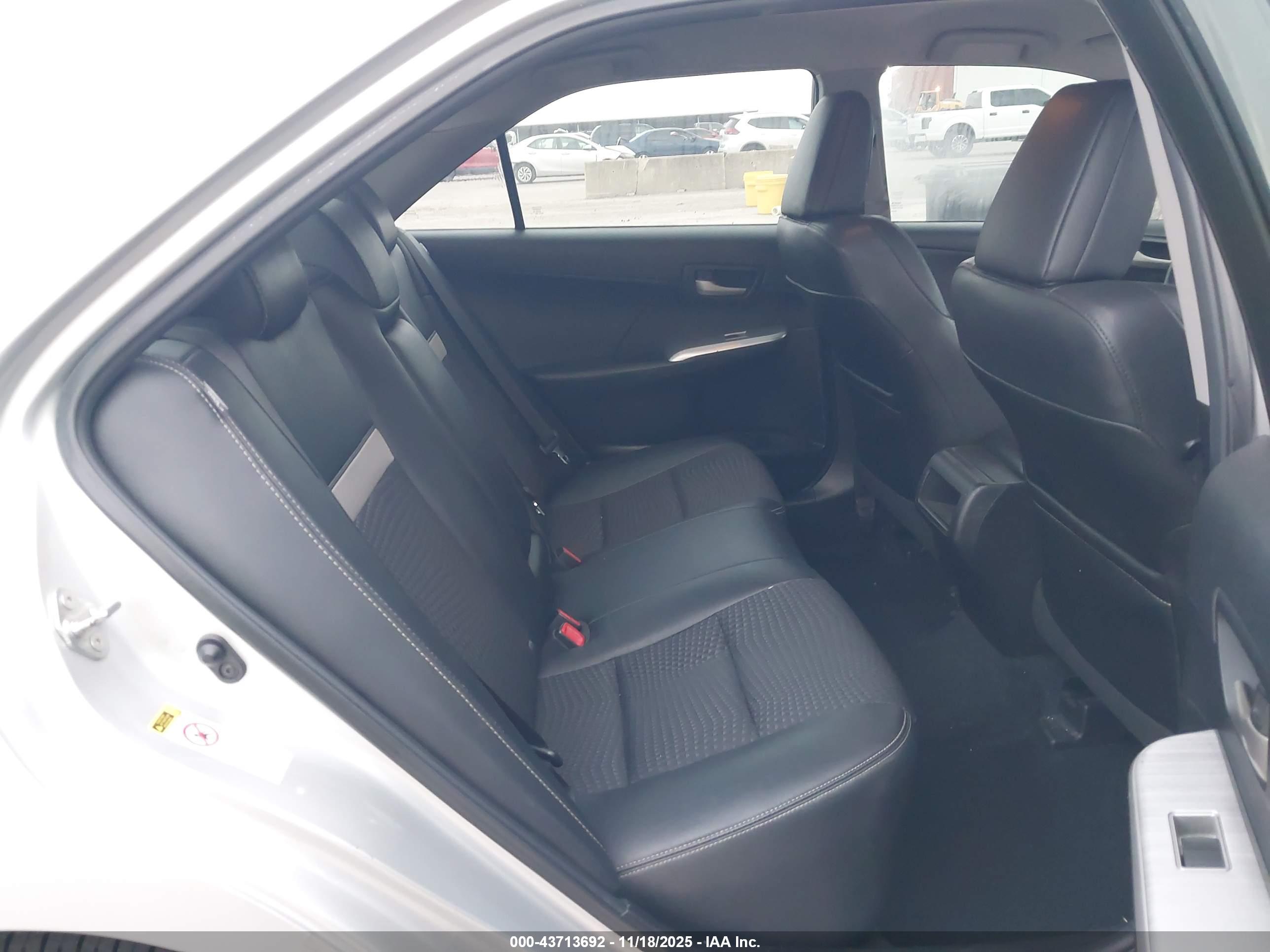 TOYOTA CAMRY image 8