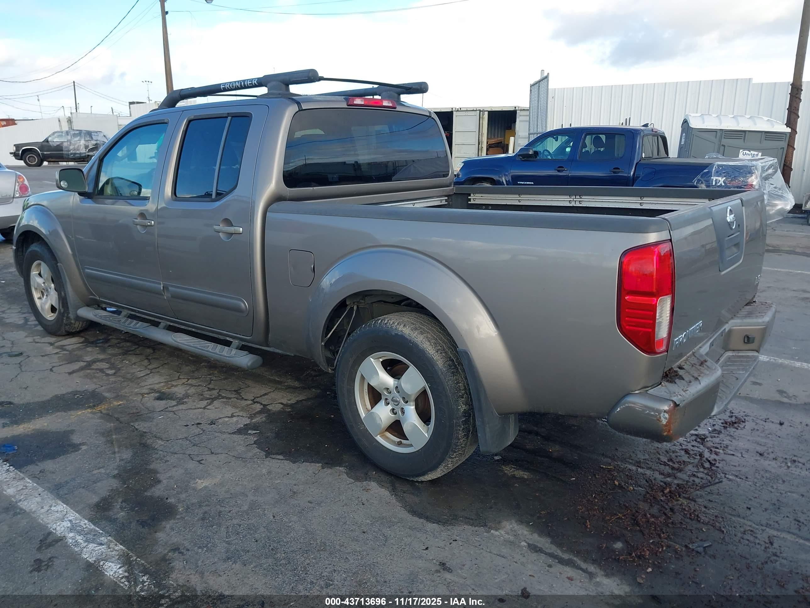 NISSAN FRONTIER image 3