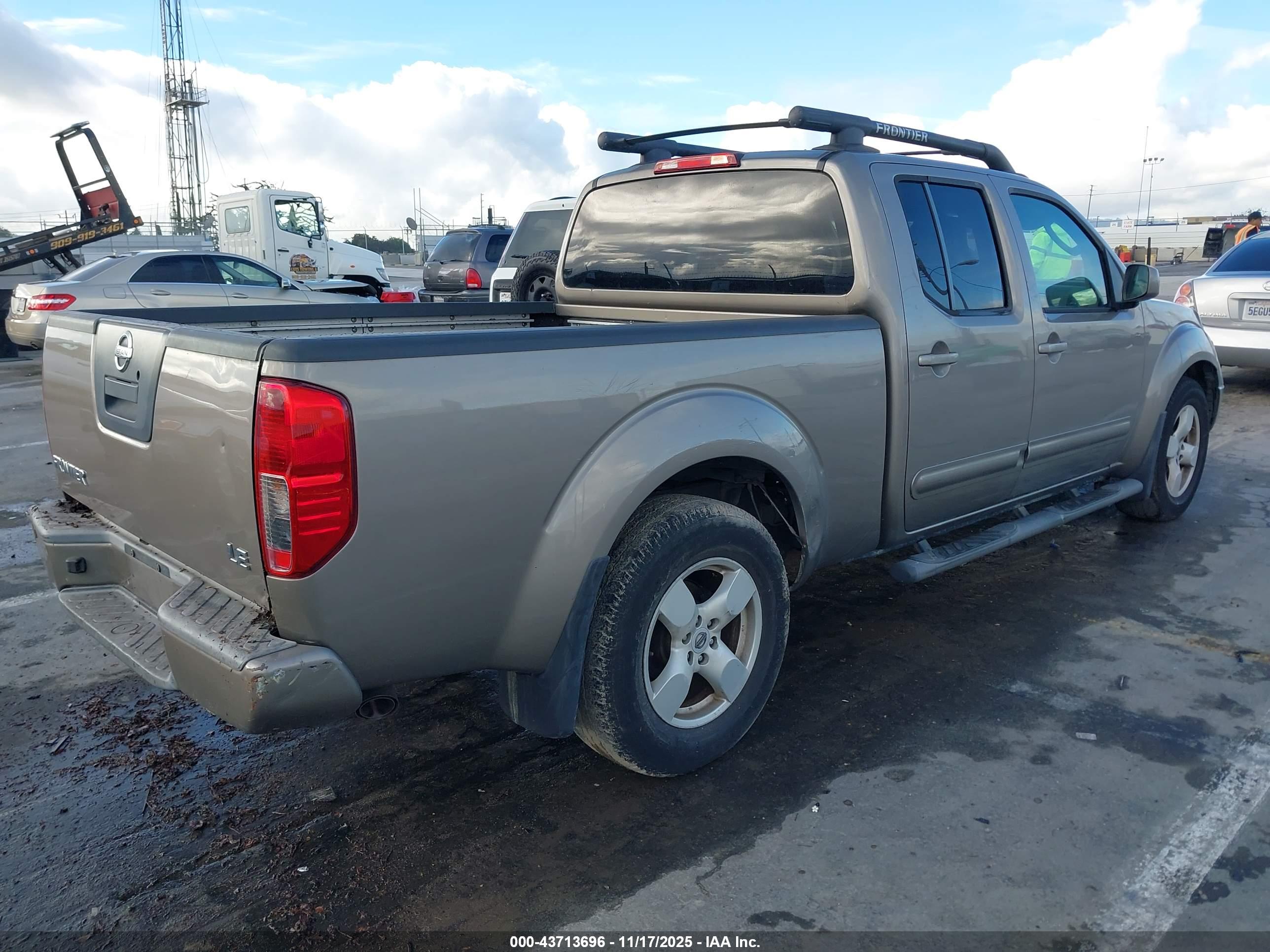 NISSAN FRONTIER image 4