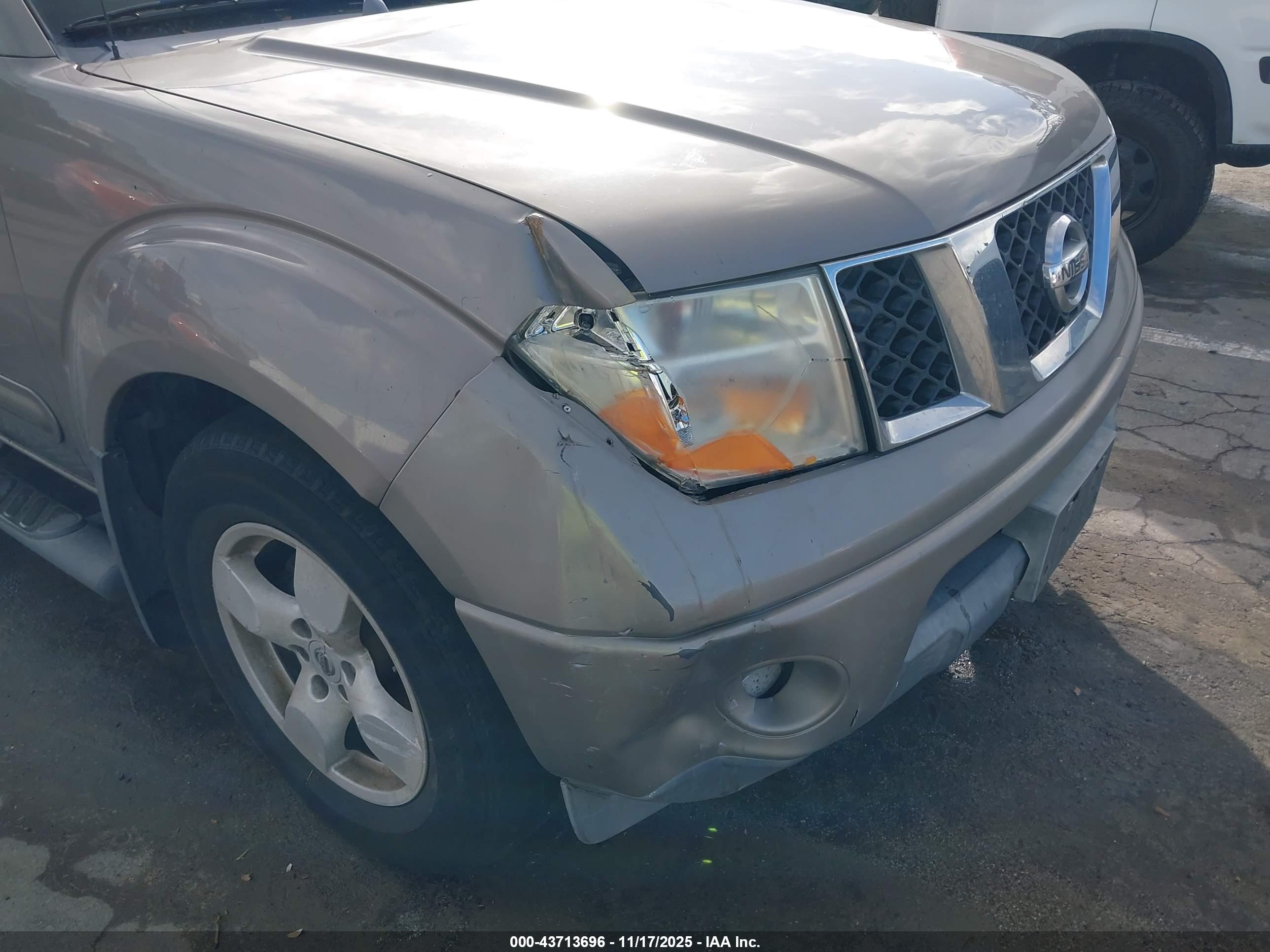NISSAN FRONTIER image 6
