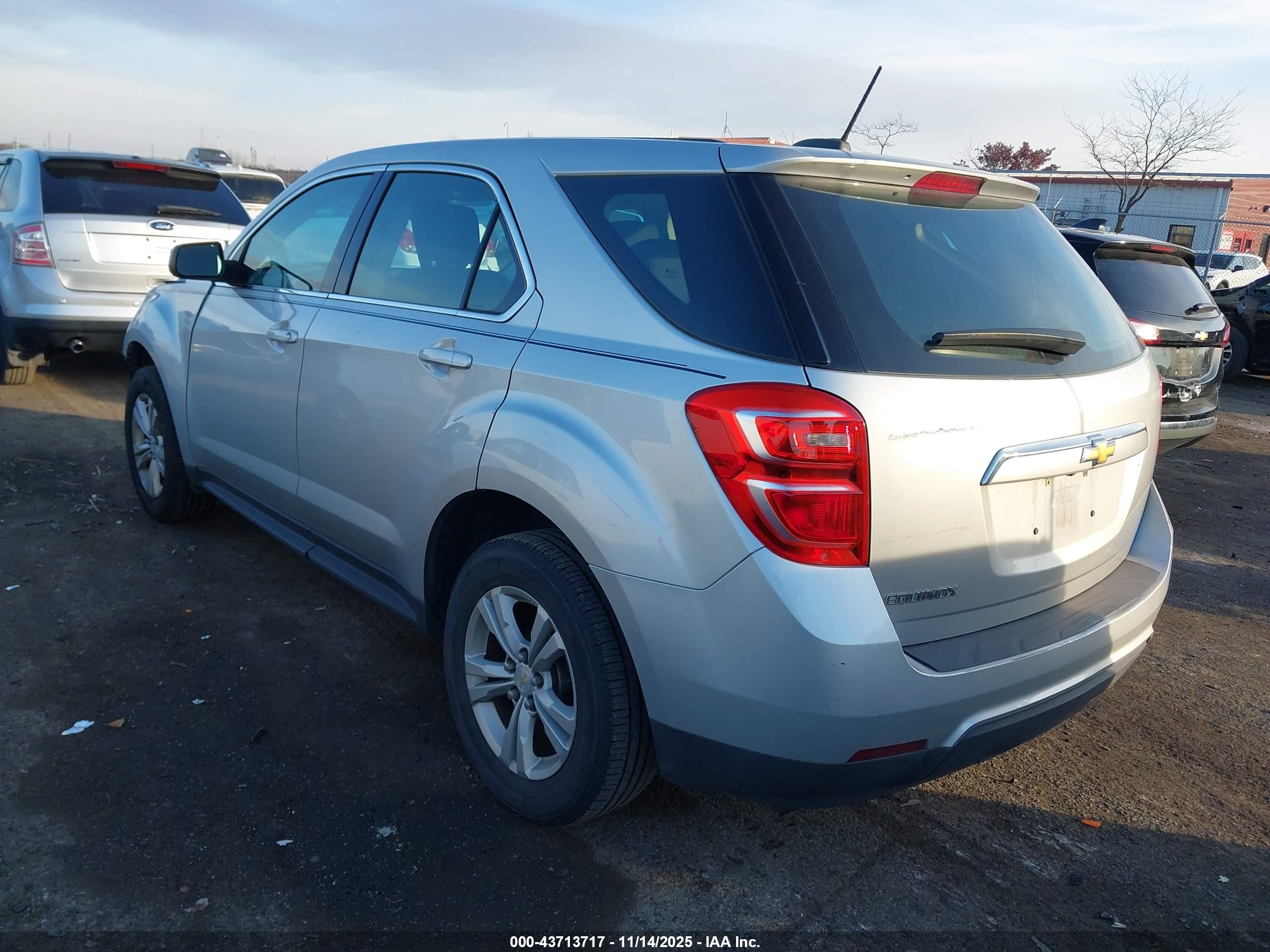 CHEVROLET EQUINOX image 3