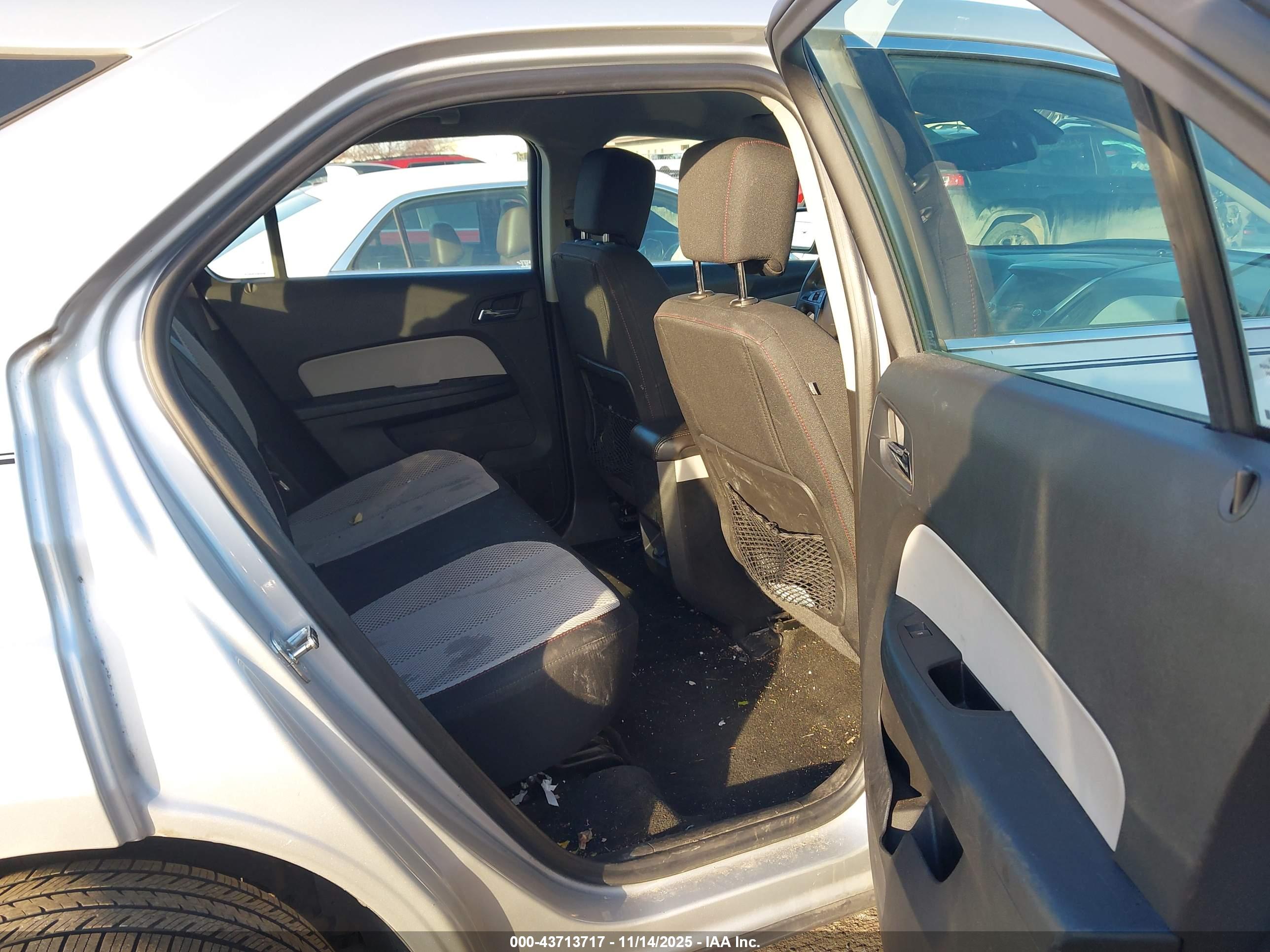 CHEVROLET EQUINOX image 8