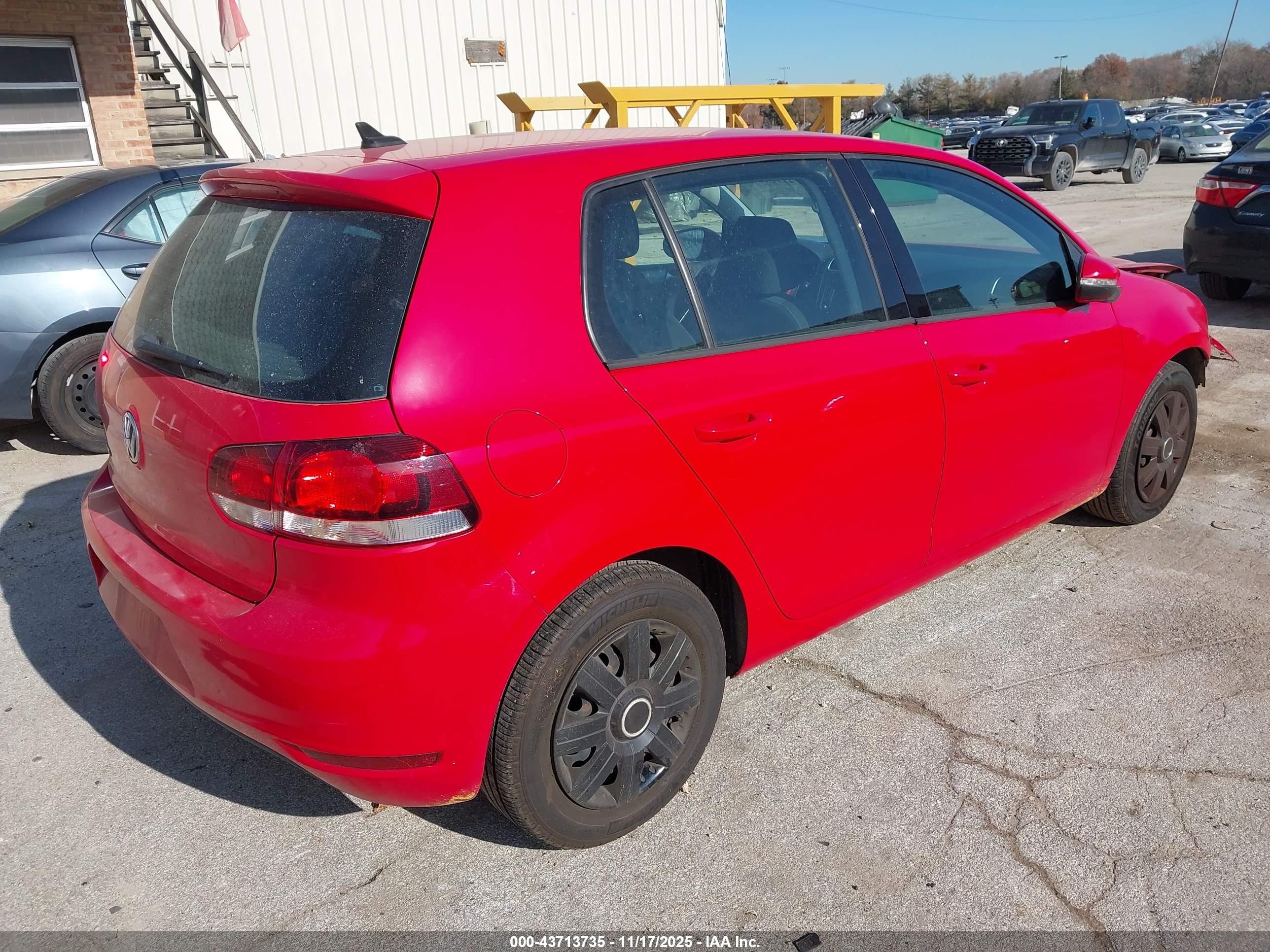 VOLKSWAGEN GOLF image 4