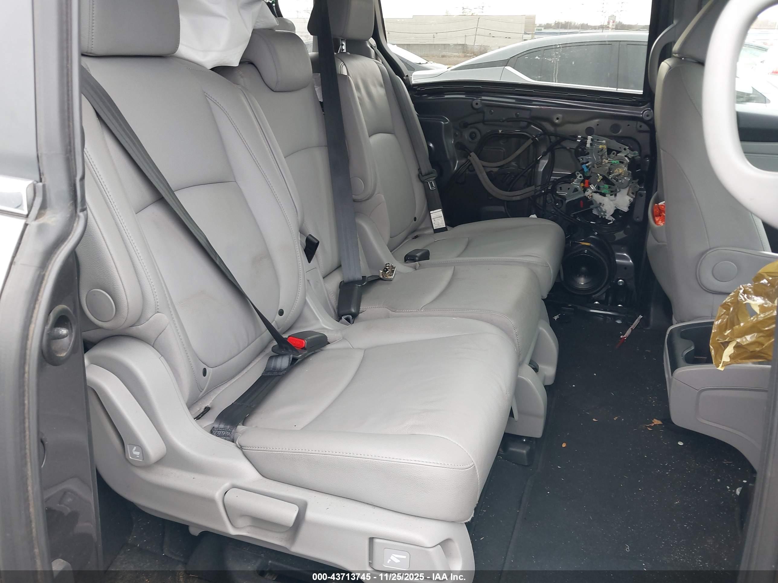 HONDA ODYSSEY image 8