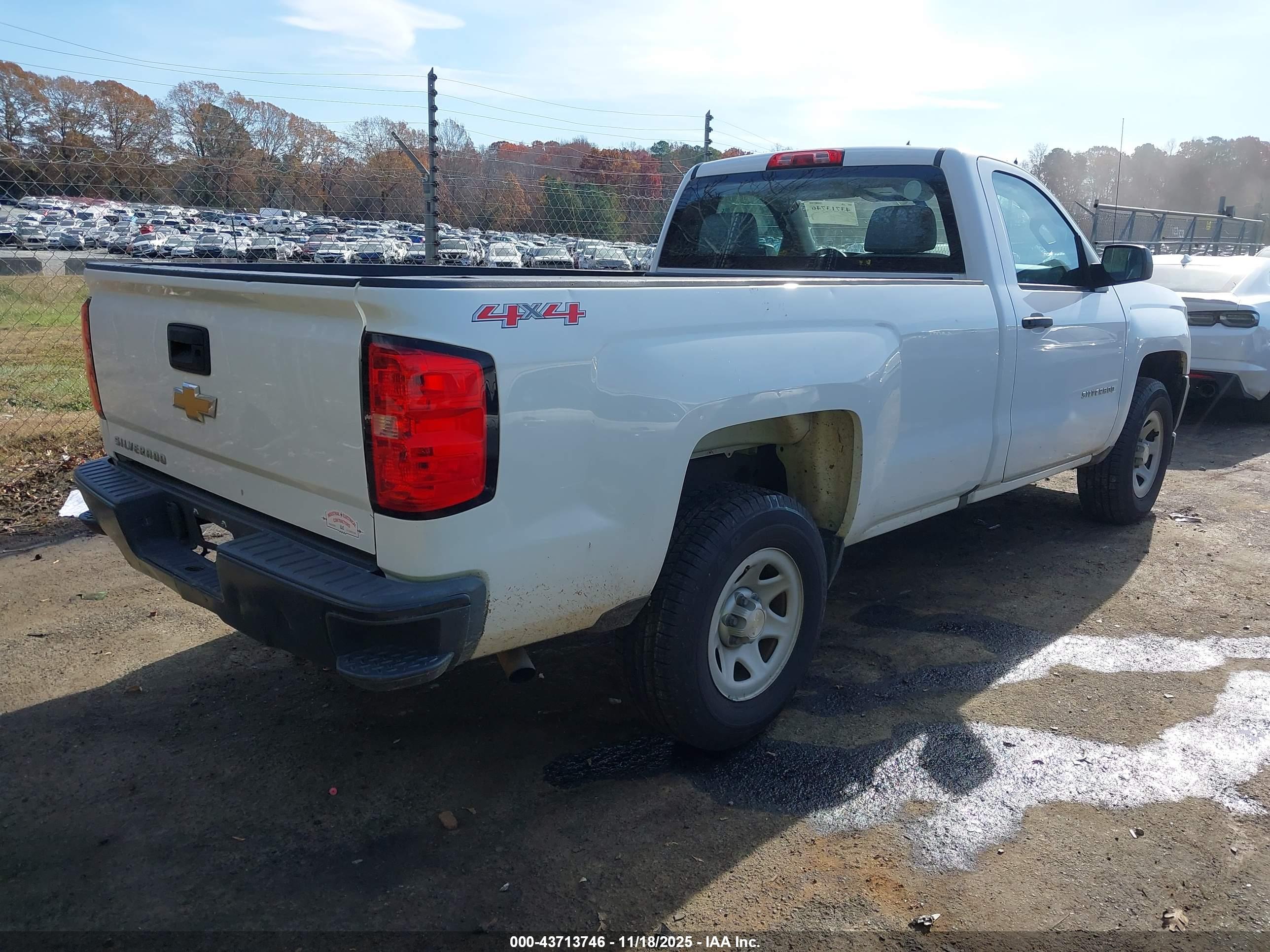 CHEVROLET SILVERADO image 4
