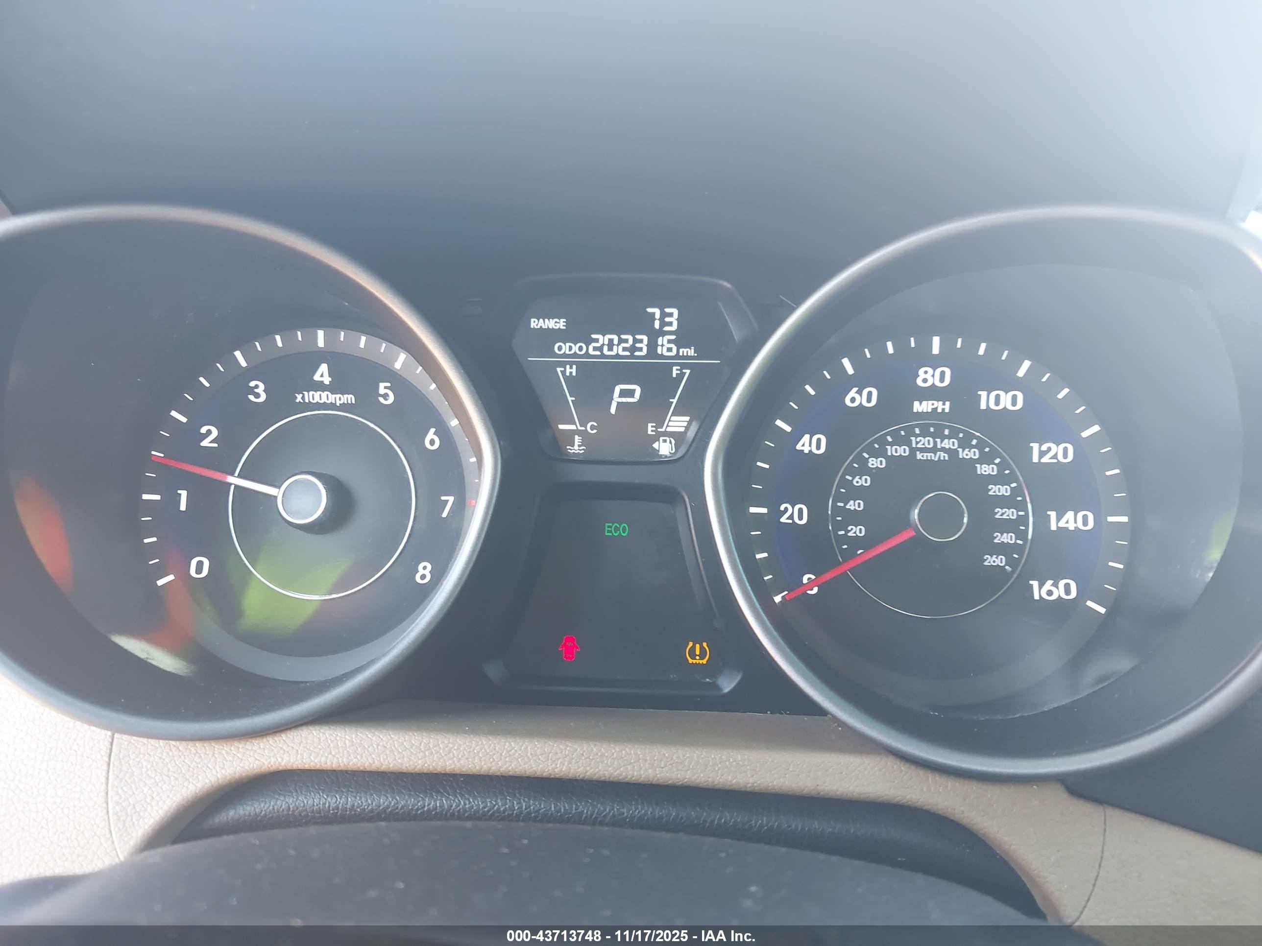HYUNDAI ELANTRA image 7