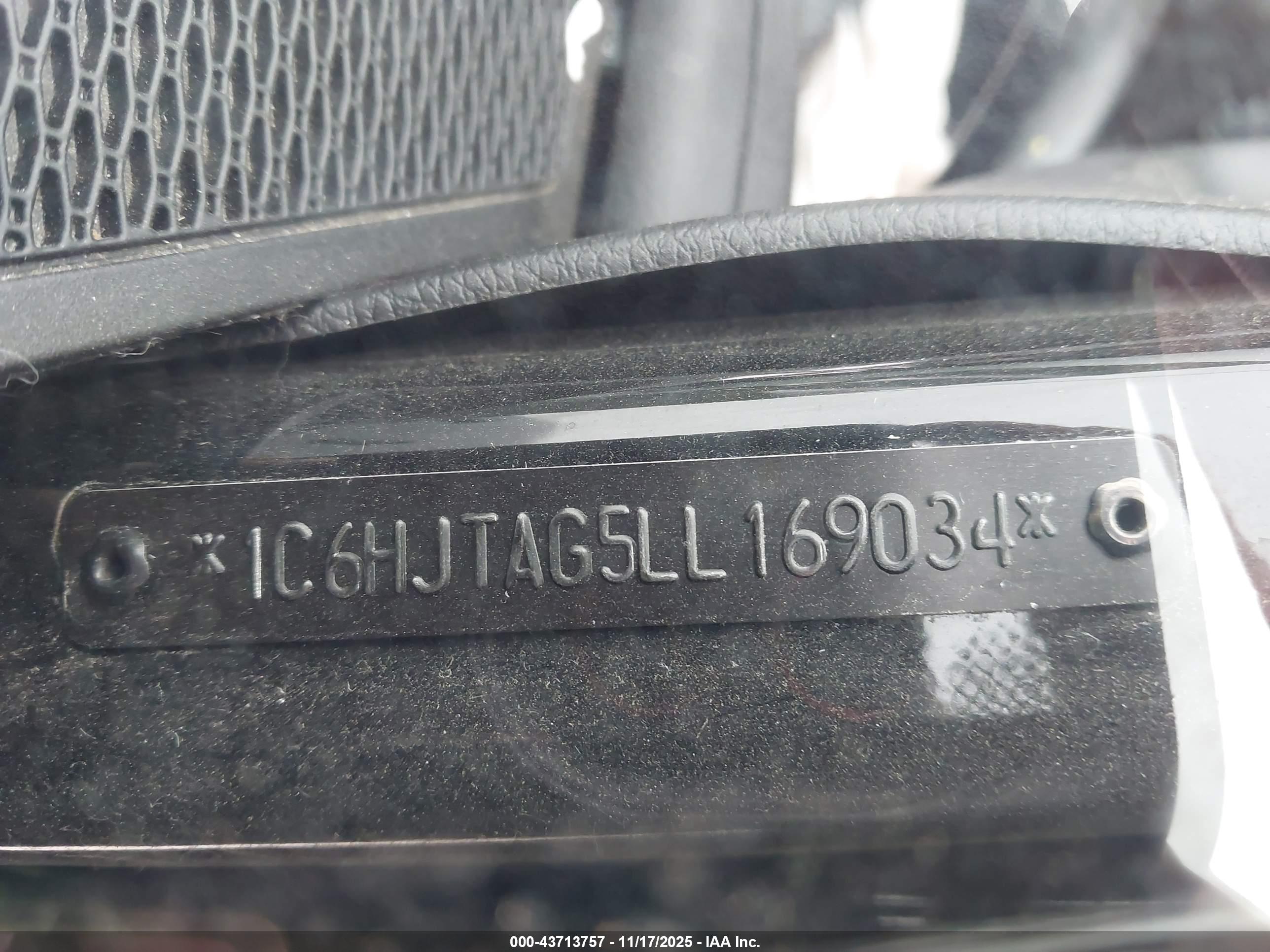 JEEP GLADIATOR image 9