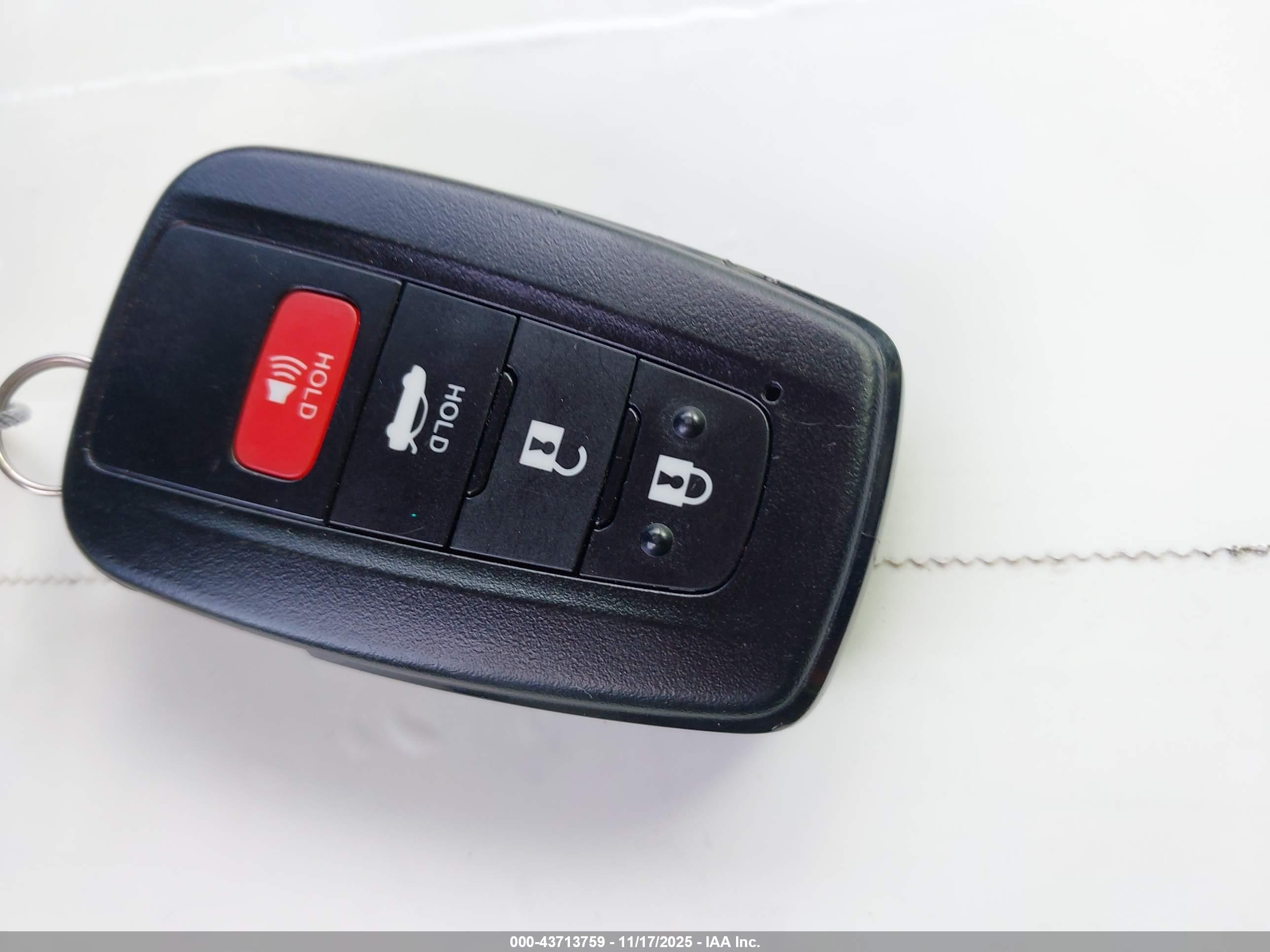 TOYOTA CAMRY image 11