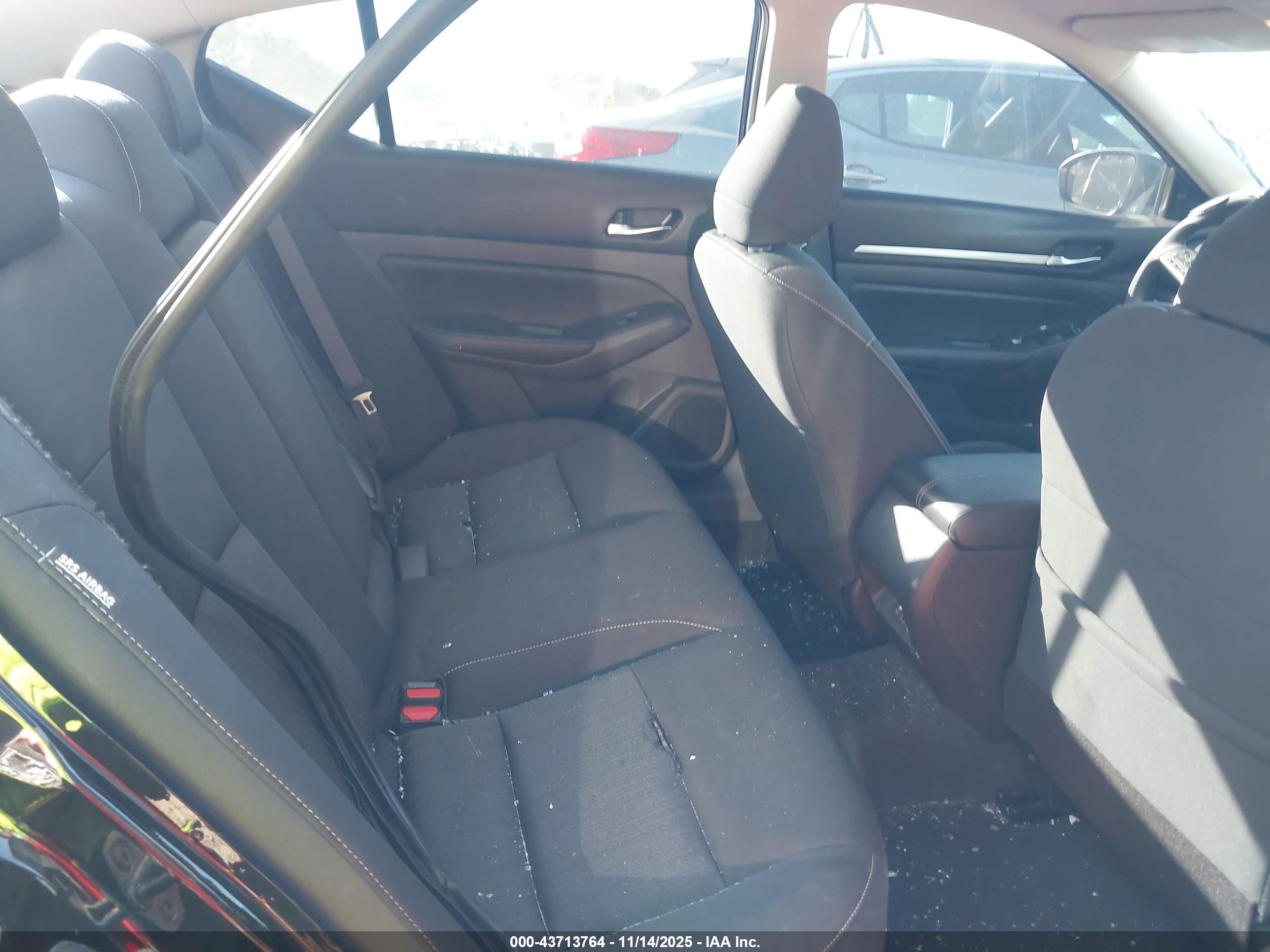 NISSAN ALTIMA image 8