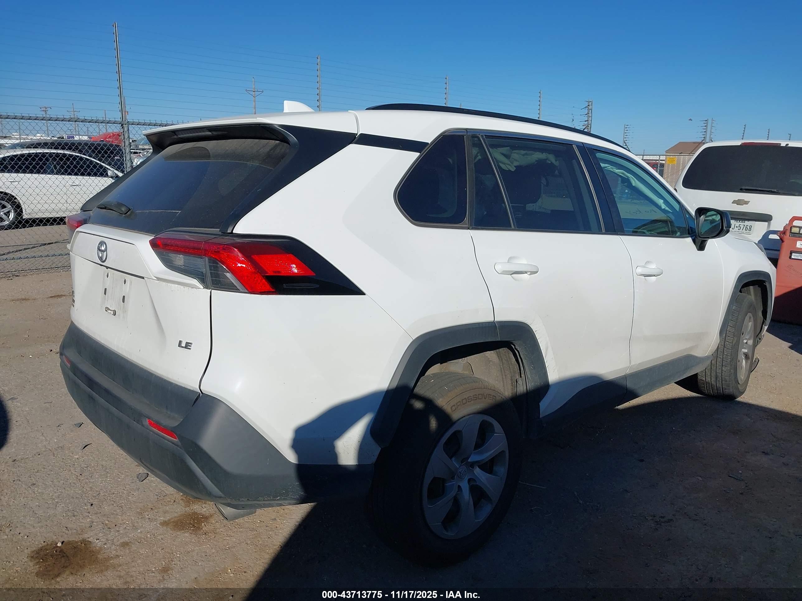TOYOTA RAV4 image 4