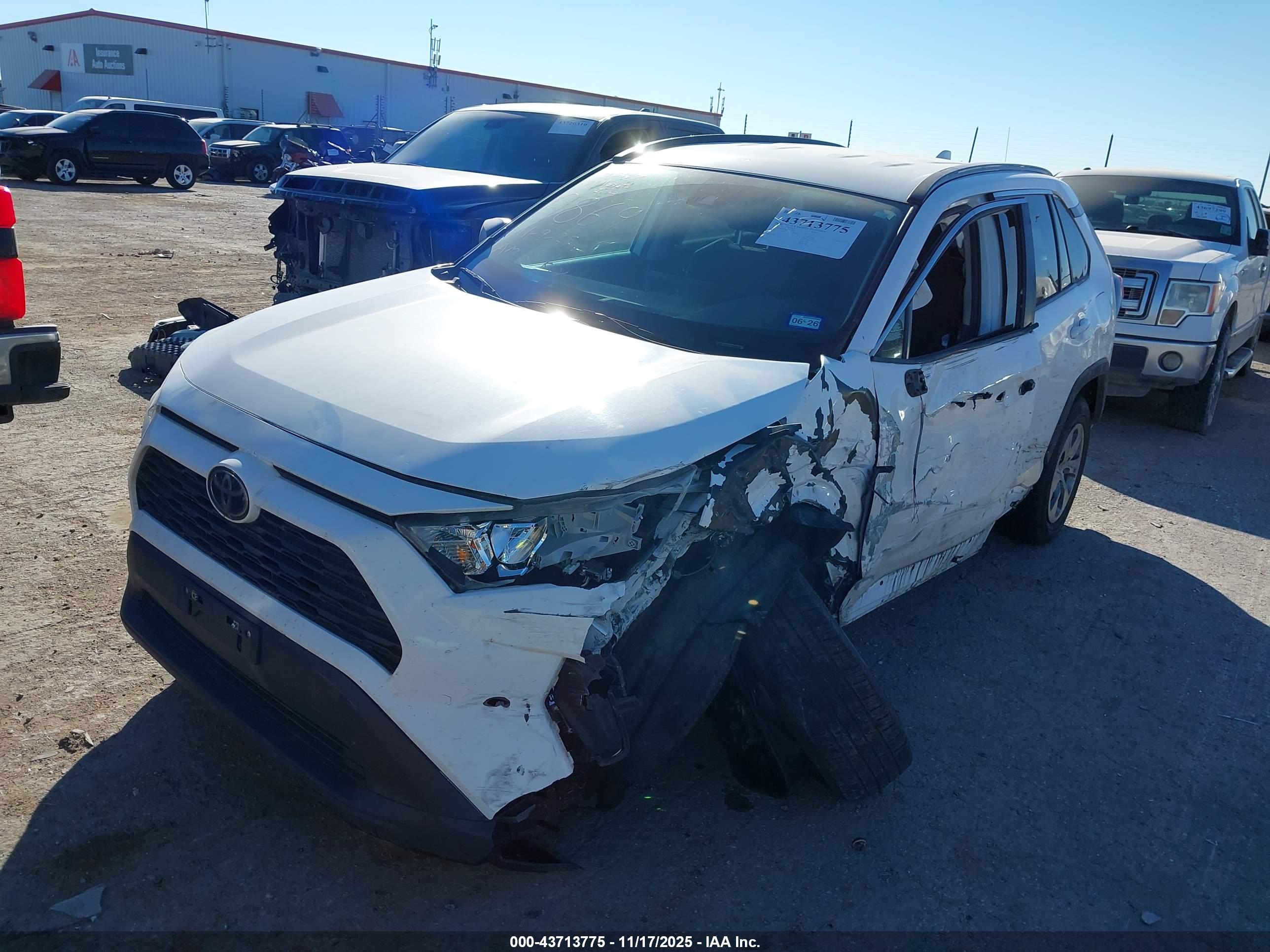 TOYOTA RAV4 image 6