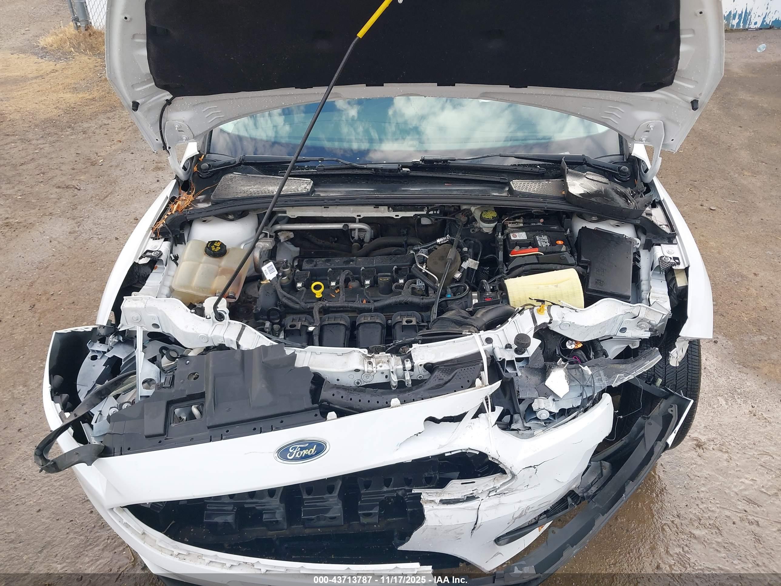 FORD FOCUS image 10