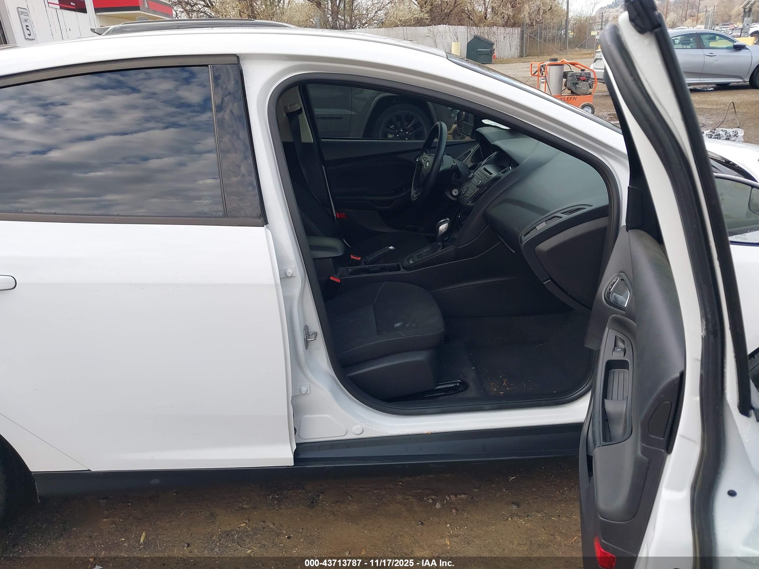 FORD FOCUS image 5