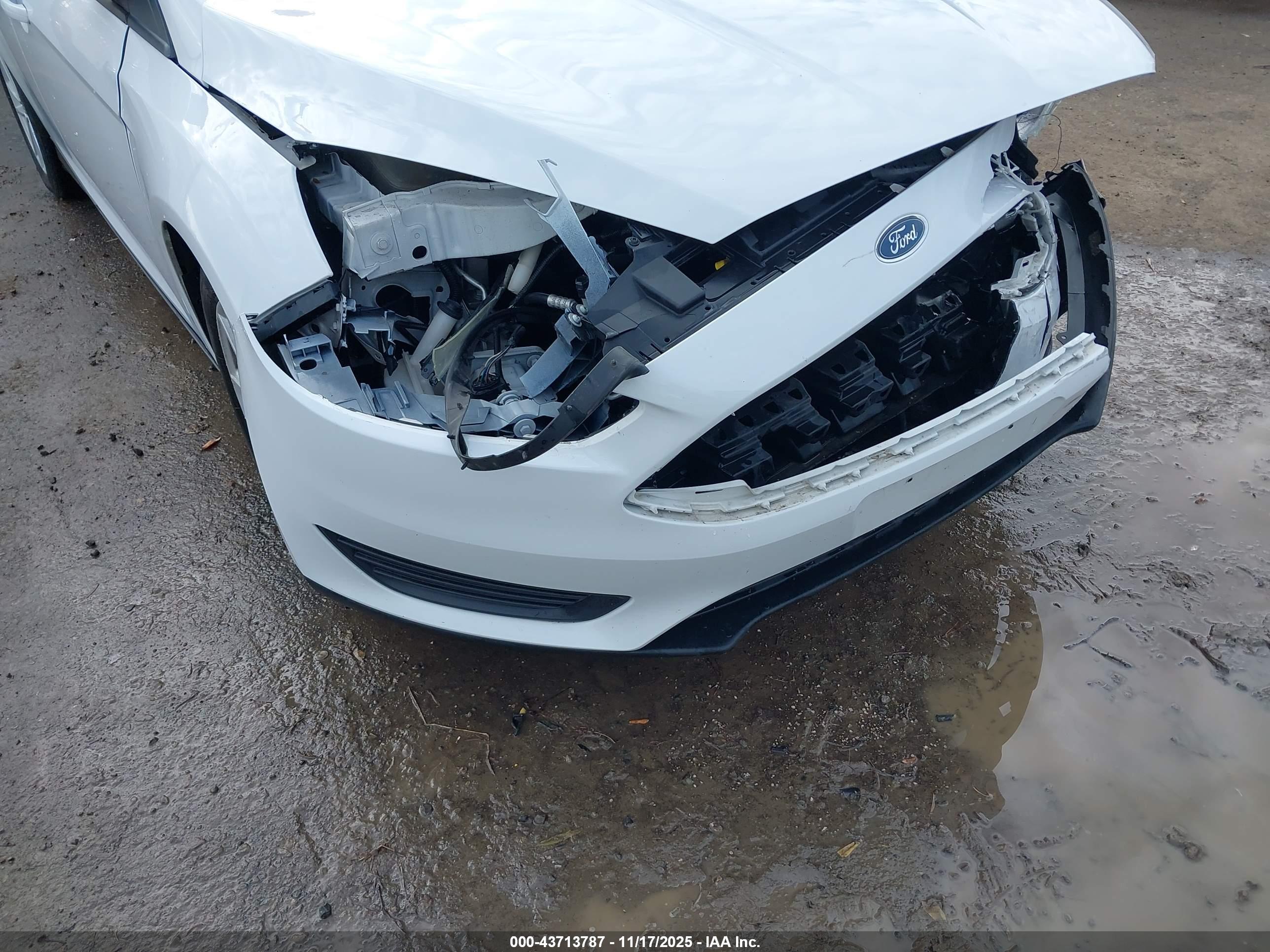 FORD FOCUS image 6