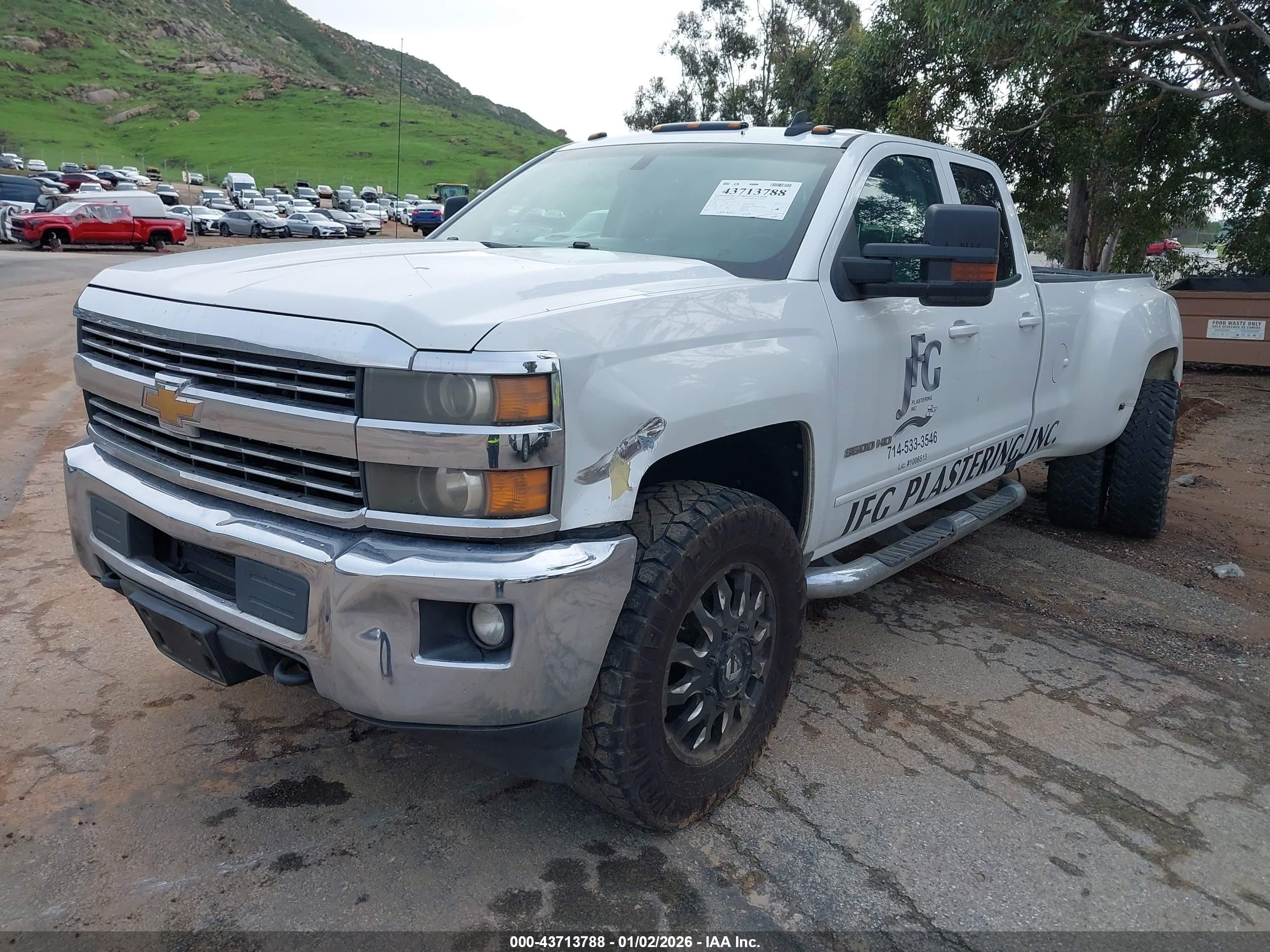 CHEVROLET SILVERADO image 2