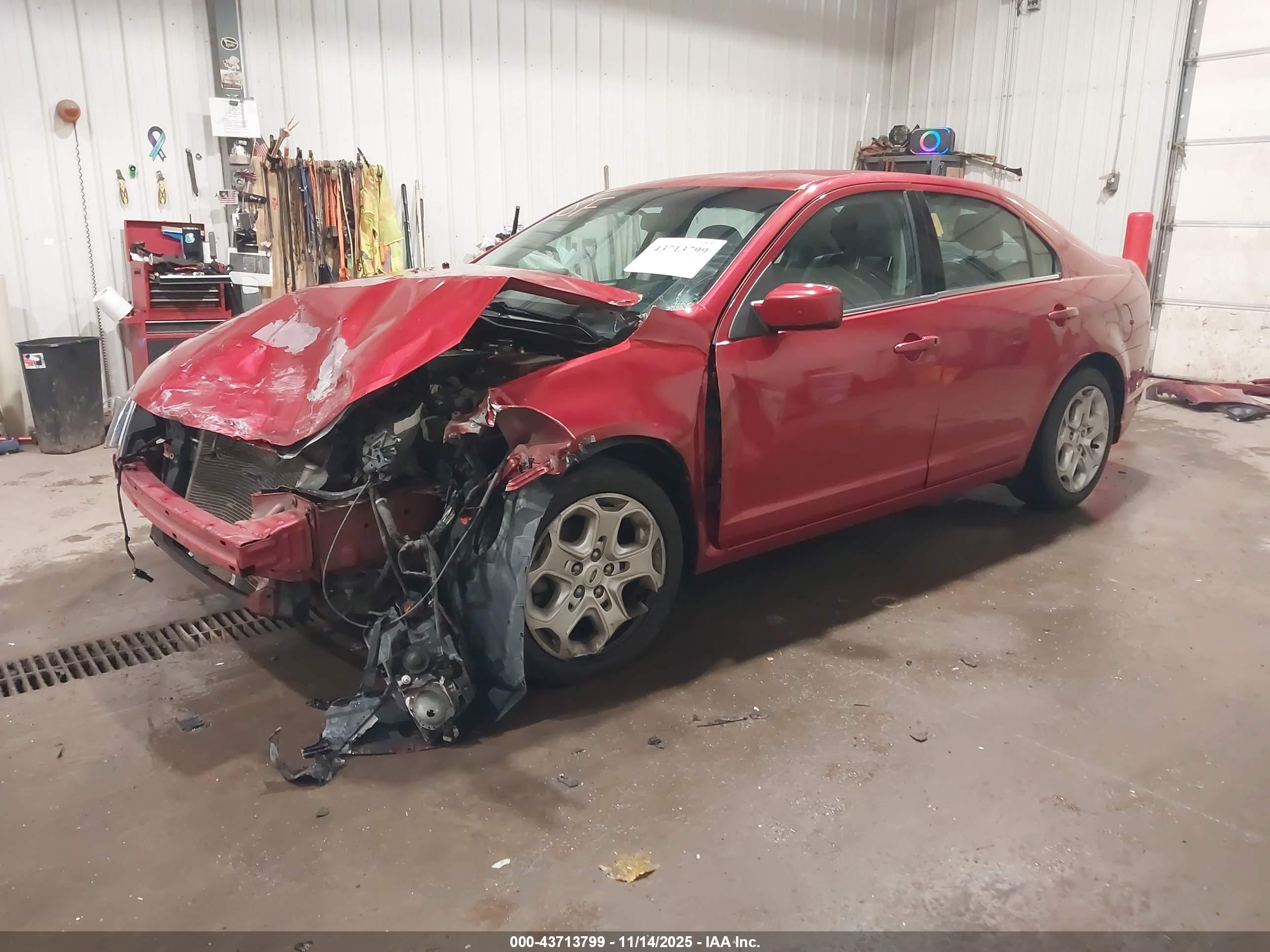 FORD FUSION image 2