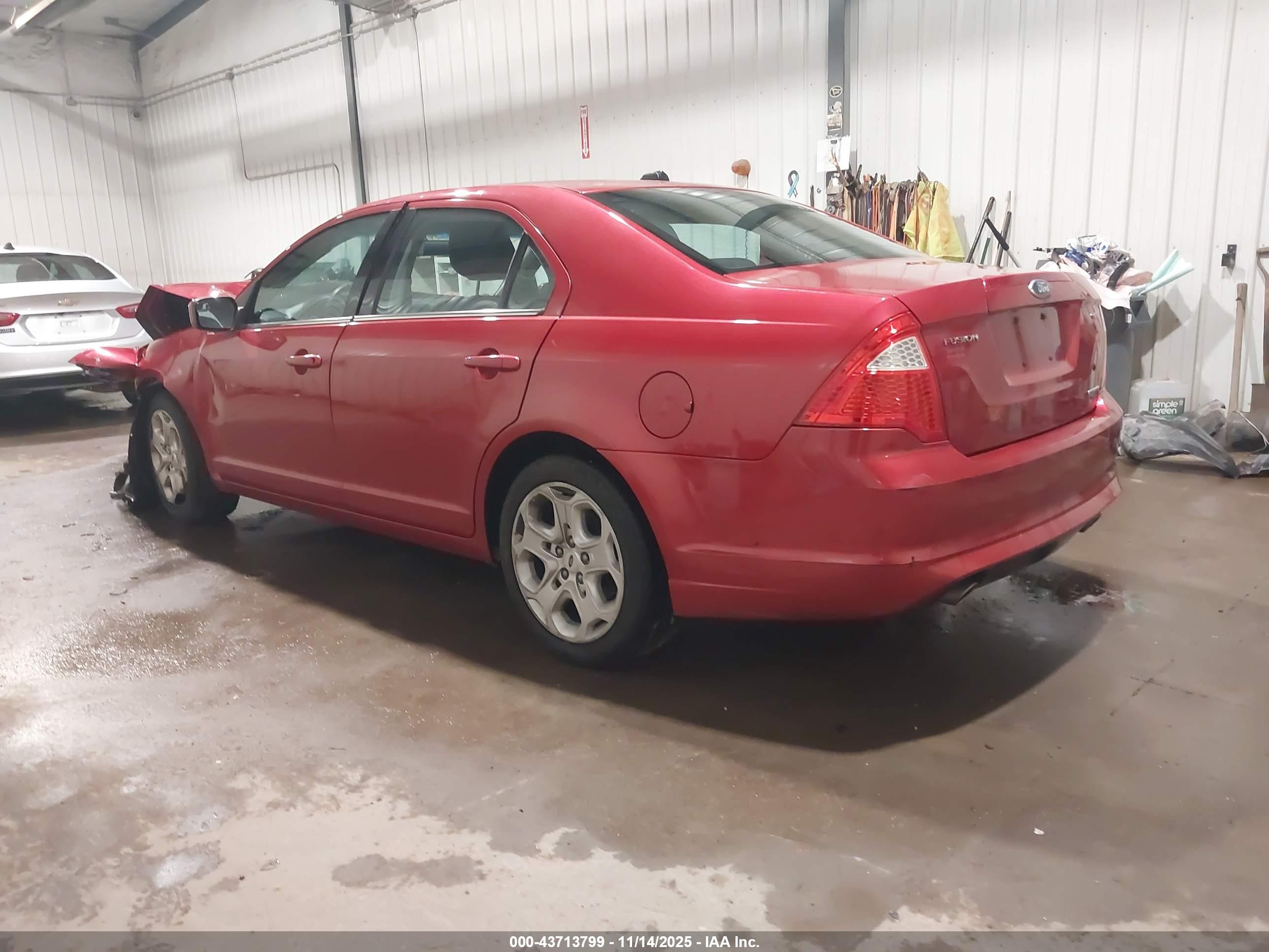 FORD FUSION image 3