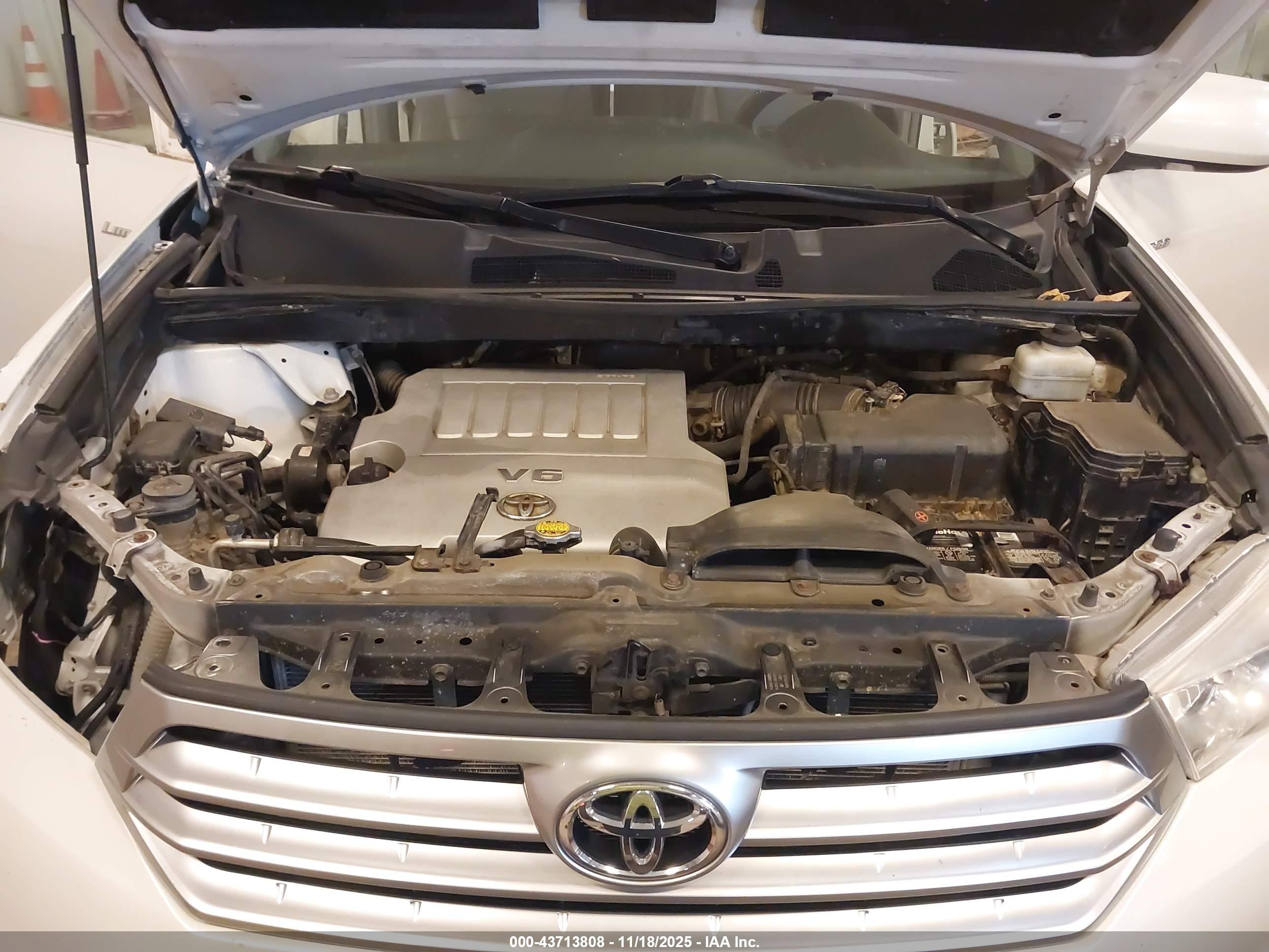 TOYOTA HIGHLANDER image 10