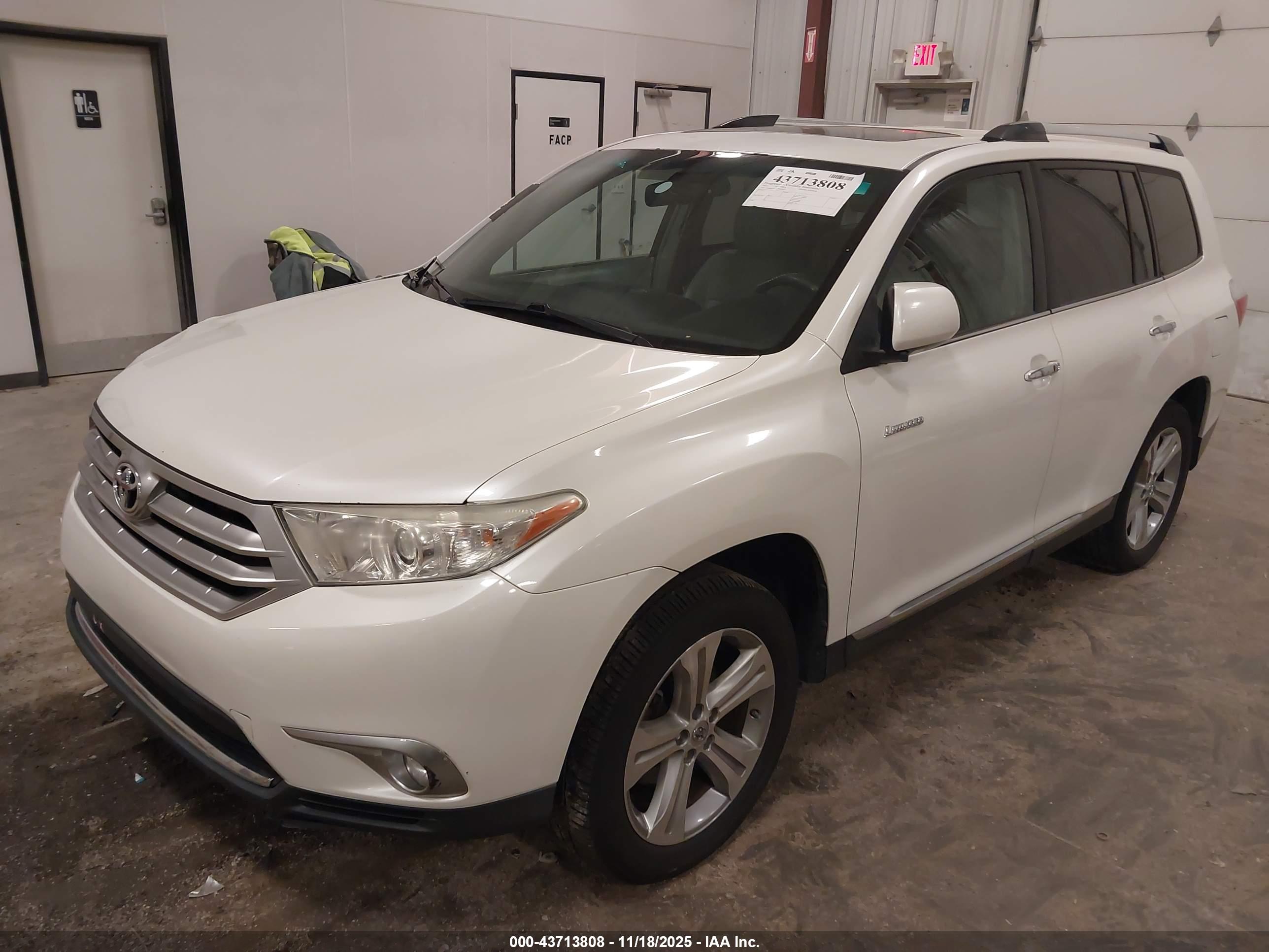TOYOTA HIGHLANDER image 2