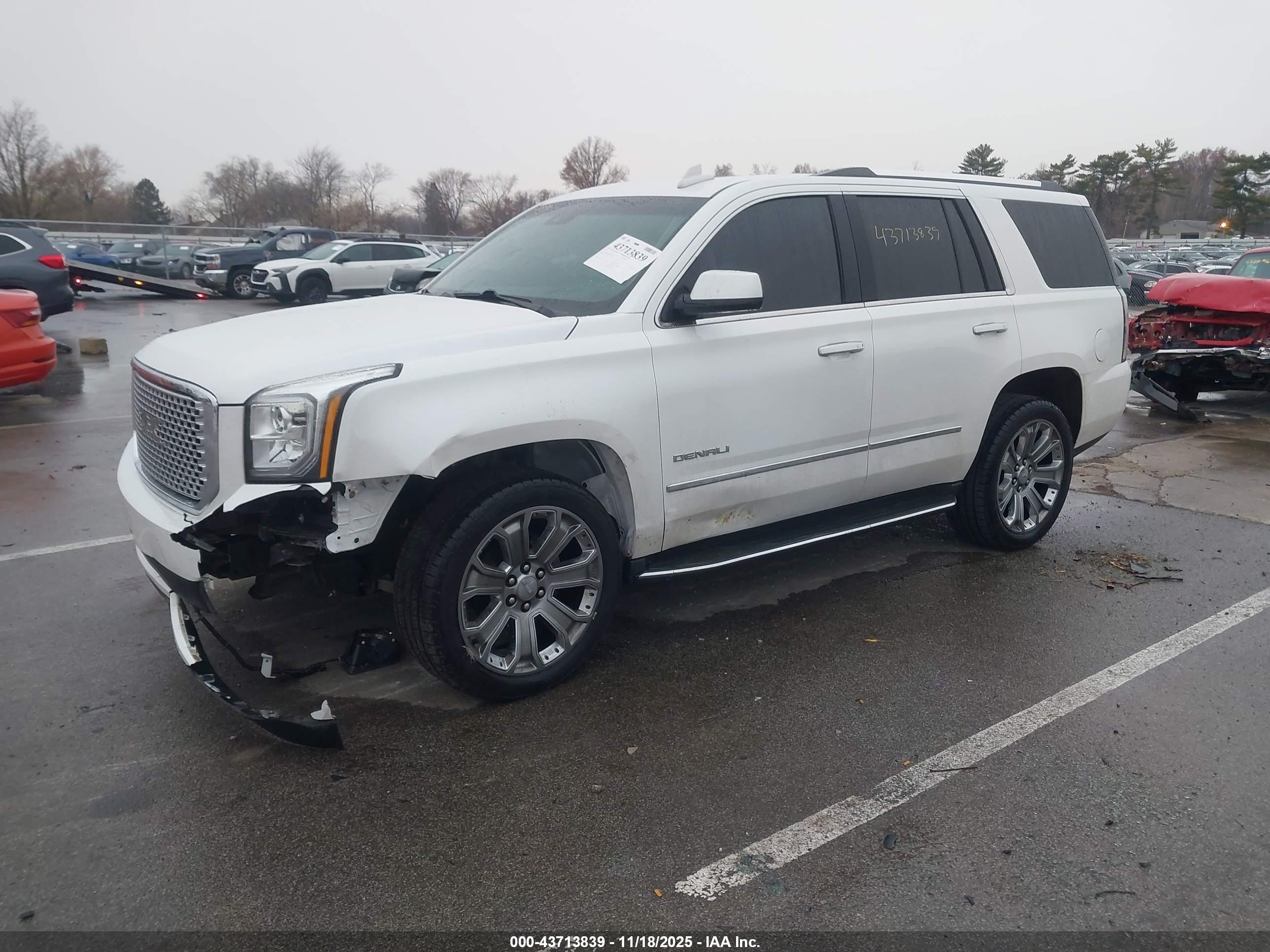 GMC YUKON image 2