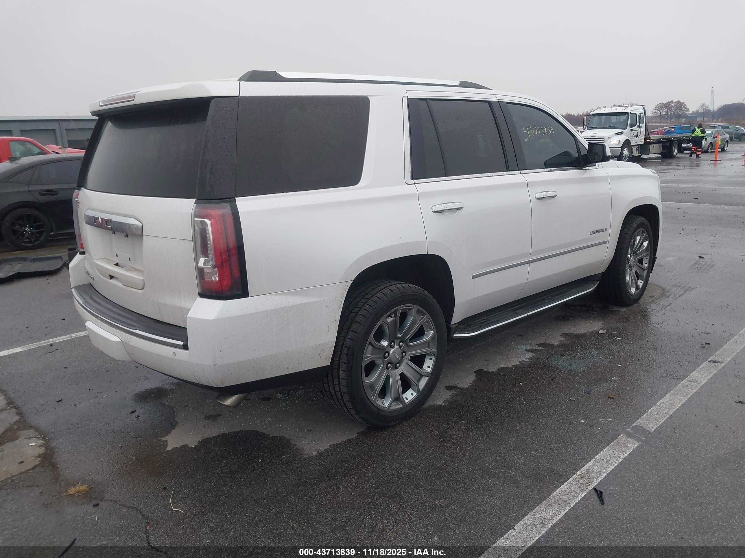 GMC YUKON image 4