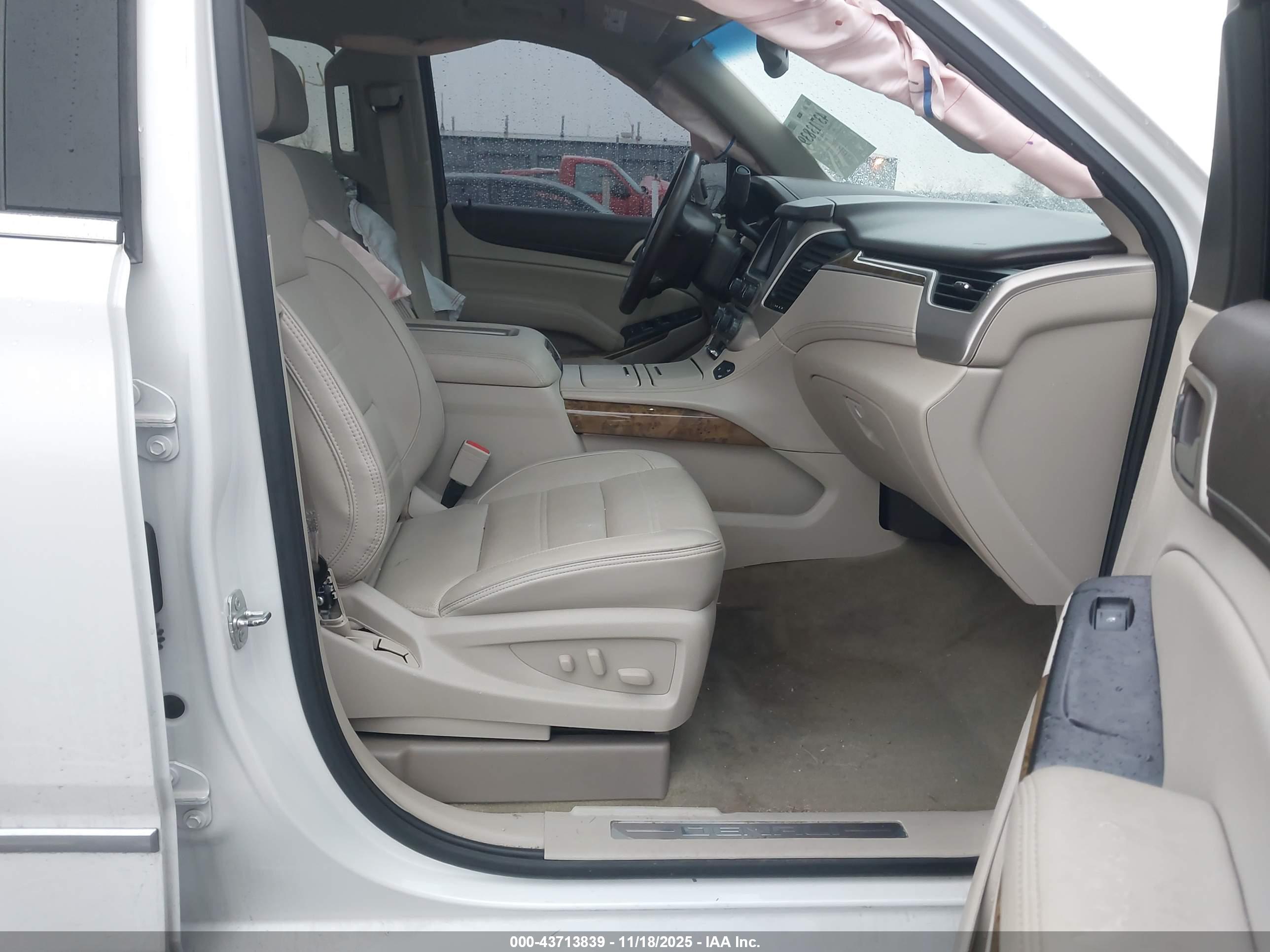 GMC YUKON image 5