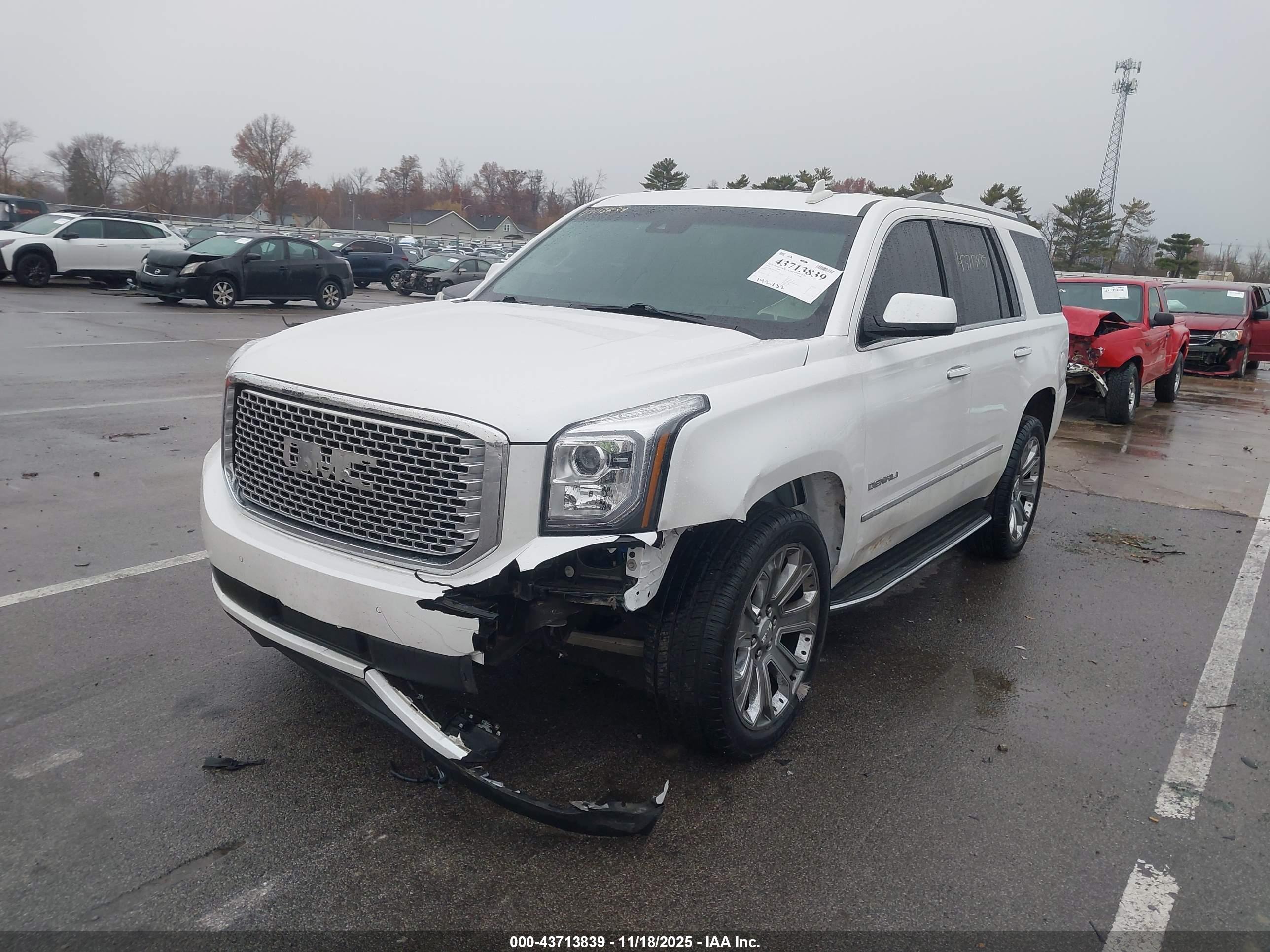 GMC YUKON image 6