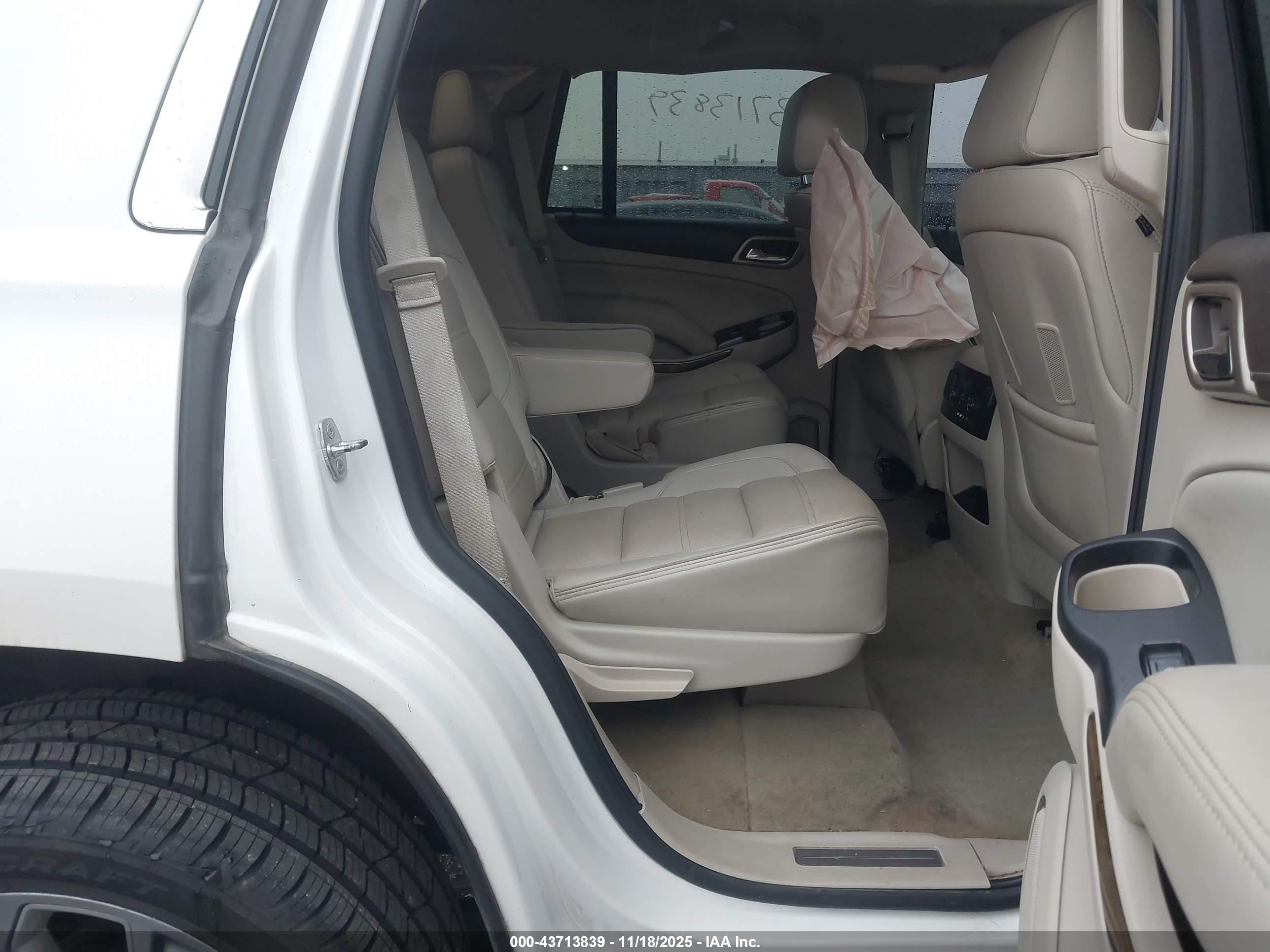 GMC YUKON image 8