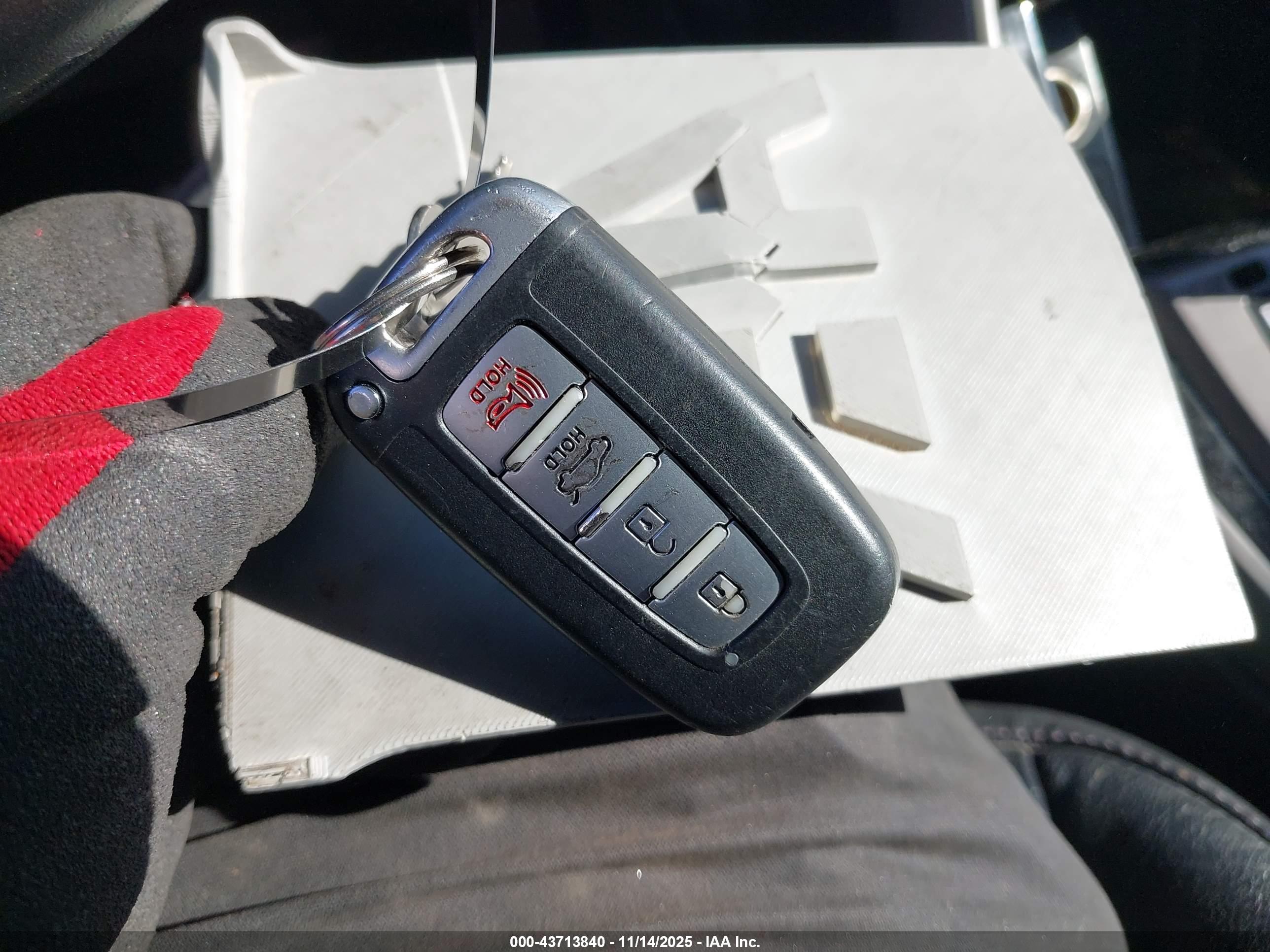 HYUNDAI ELANTRA image 11