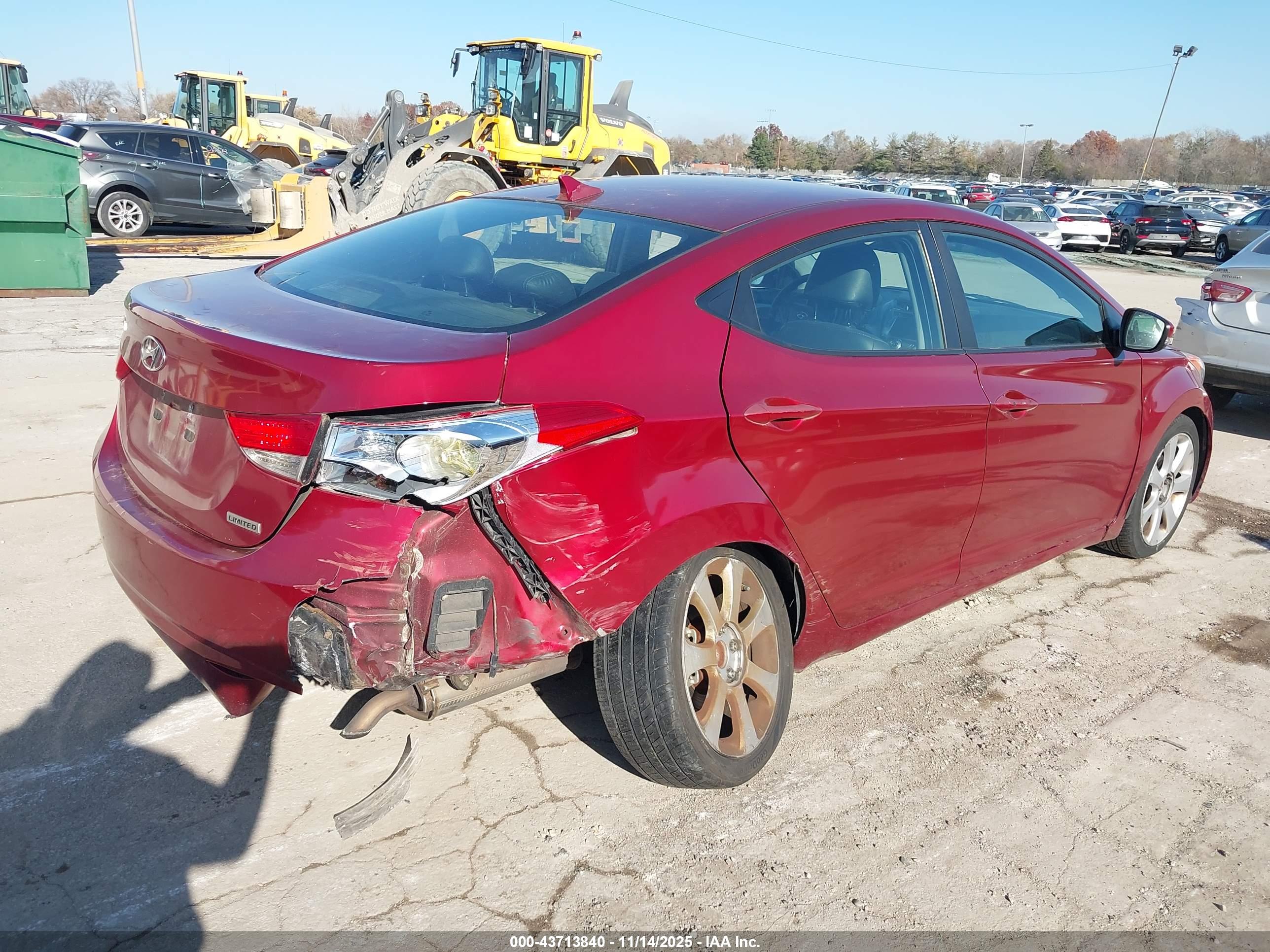 HYUNDAI ELANTRA image 4