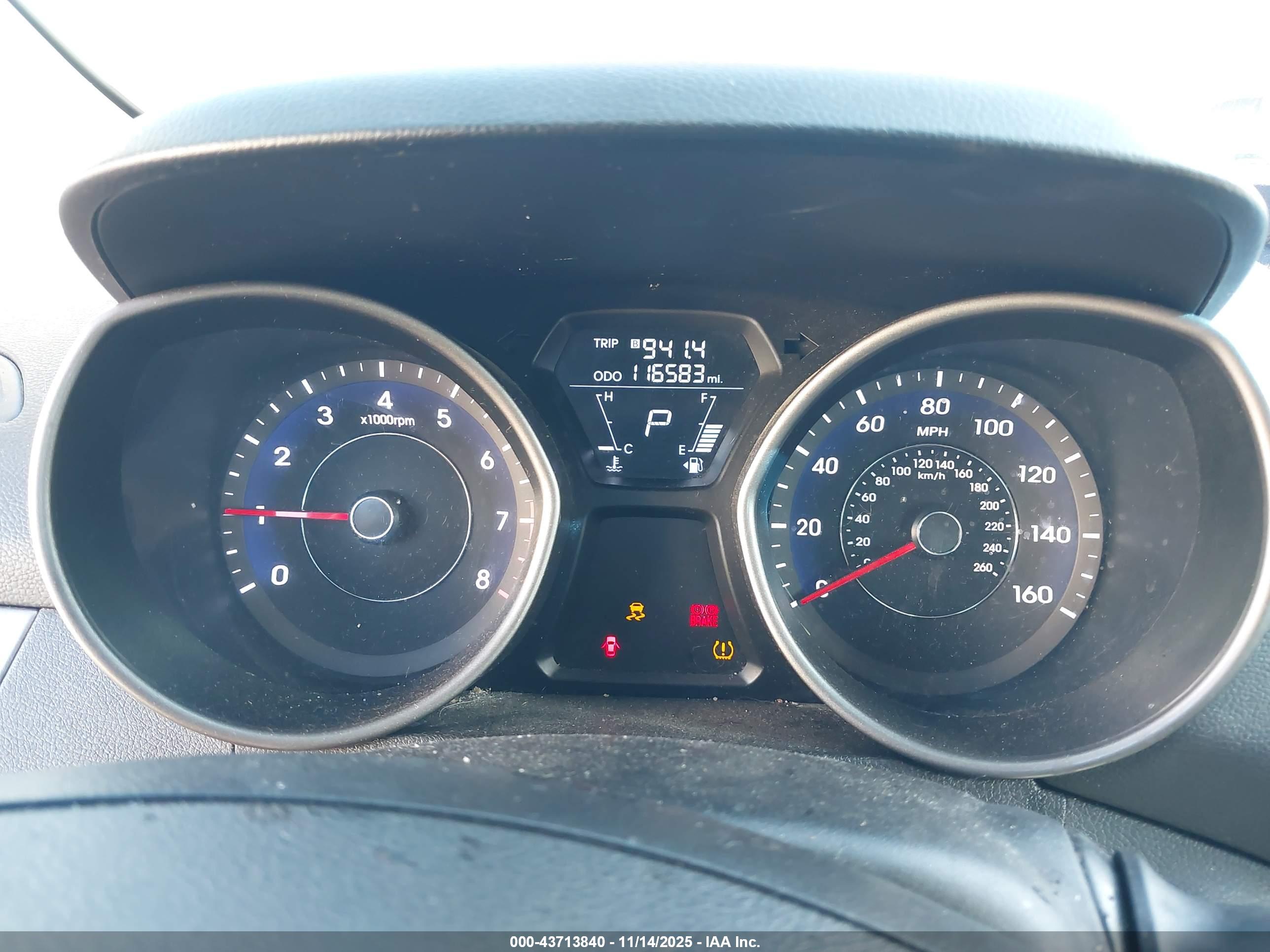 HYUNDAI ELANTRA image 7