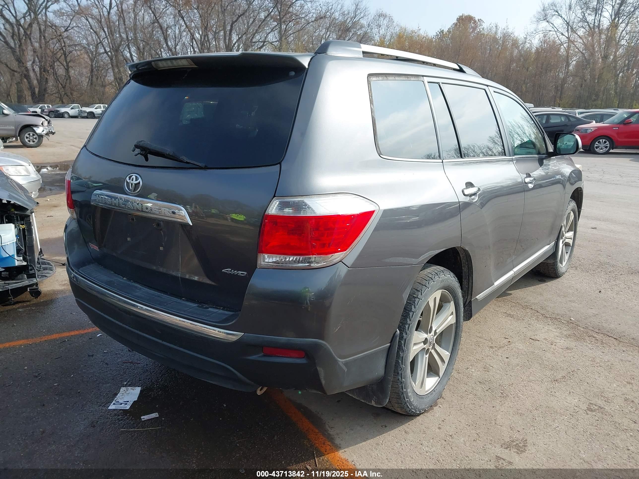 TOYOTA HIGHLANDER image 4