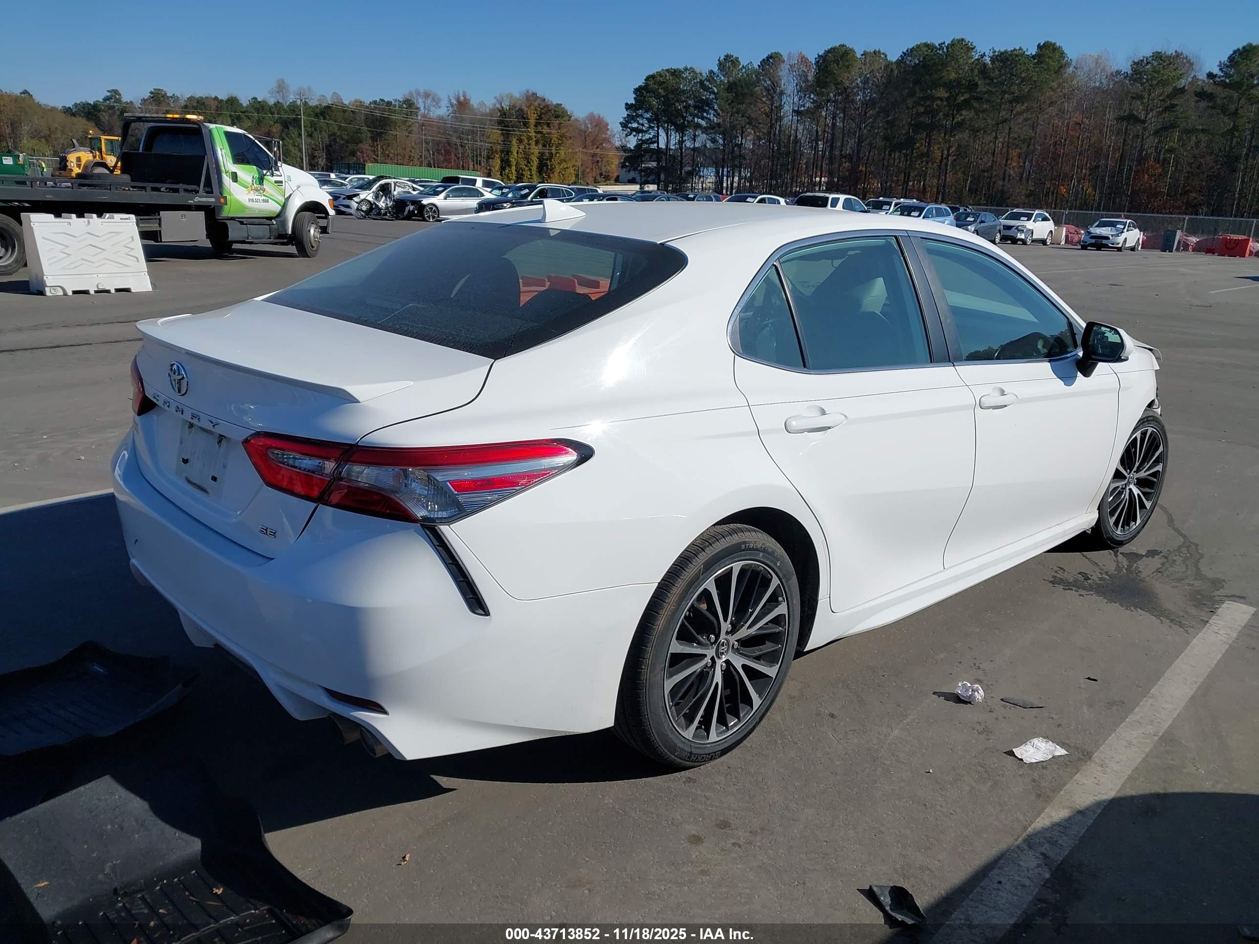 TOYOTA CAMRY image 4