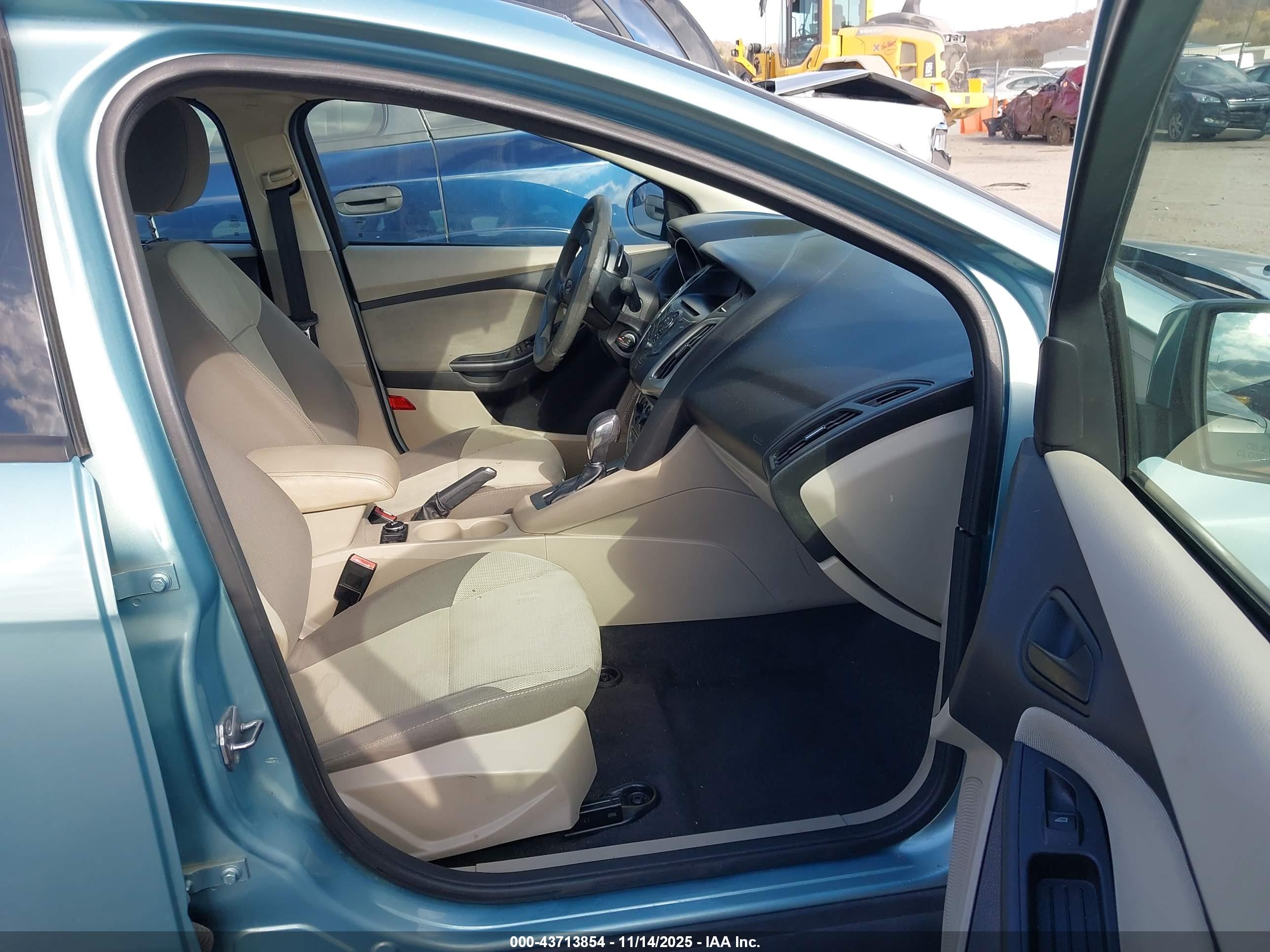 FORD FOCUS image 5