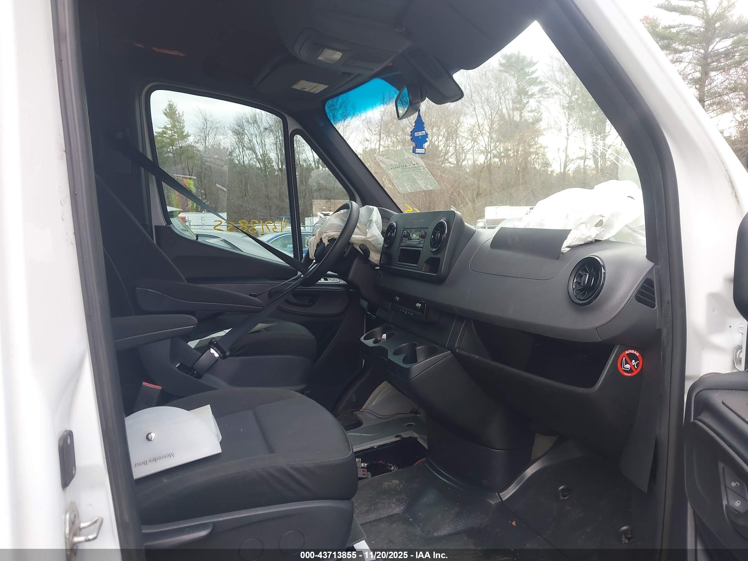 MERCEDES-BENZ SPRINTER image 5