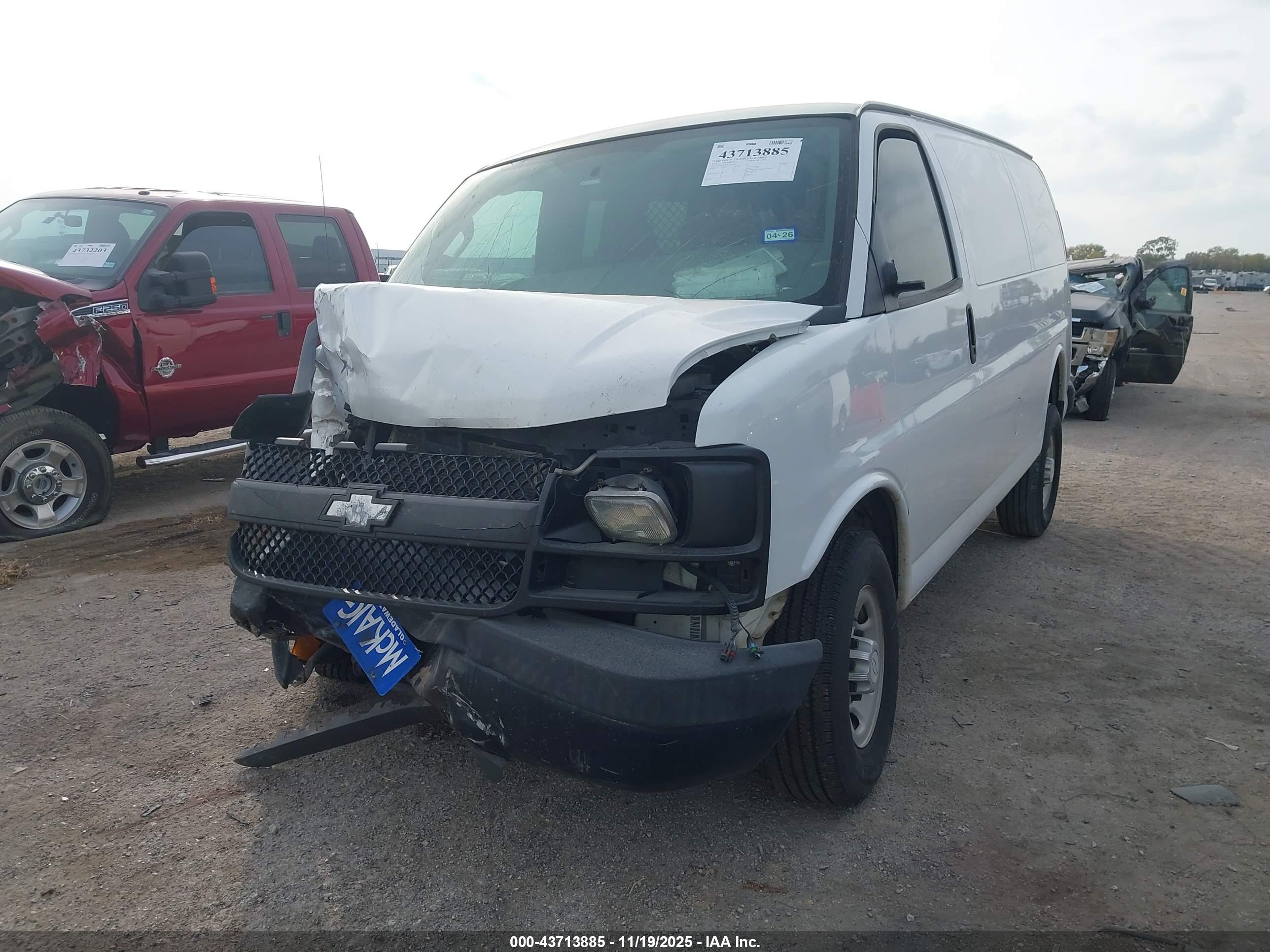 CHEVROLET EXPRESS image 2