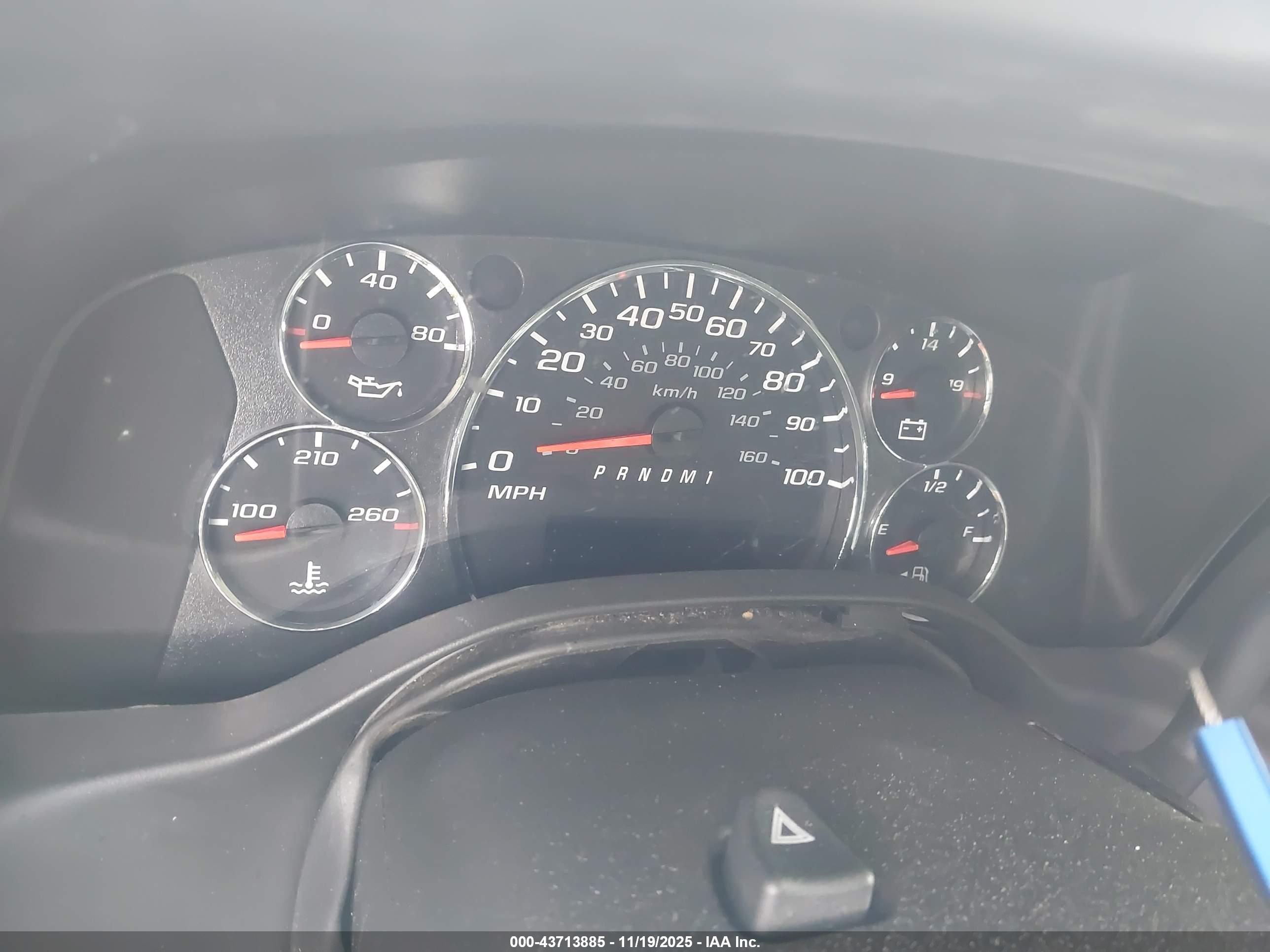 CHEVROLET EXPRESS image 7