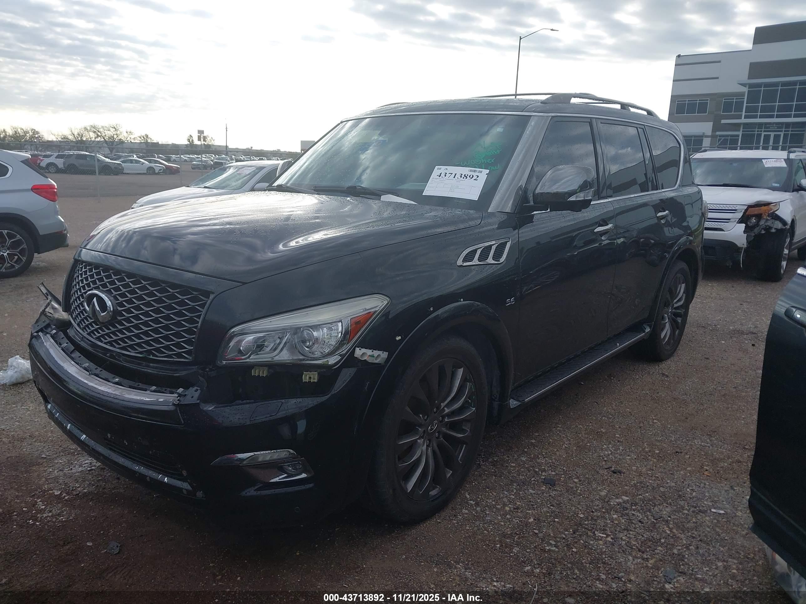 INFINITI QX80 image 2
