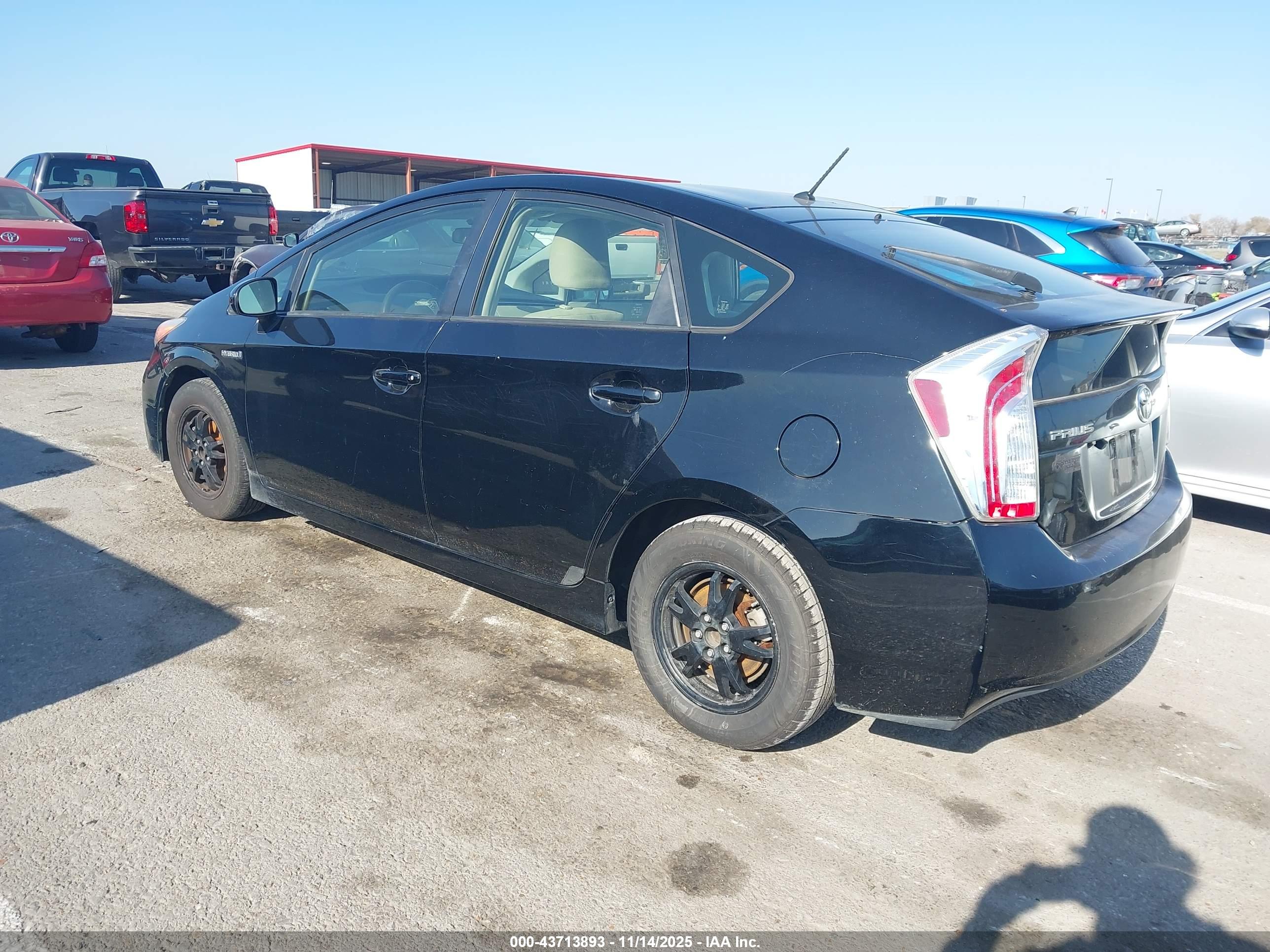 TOYOTA PRIUS image 3