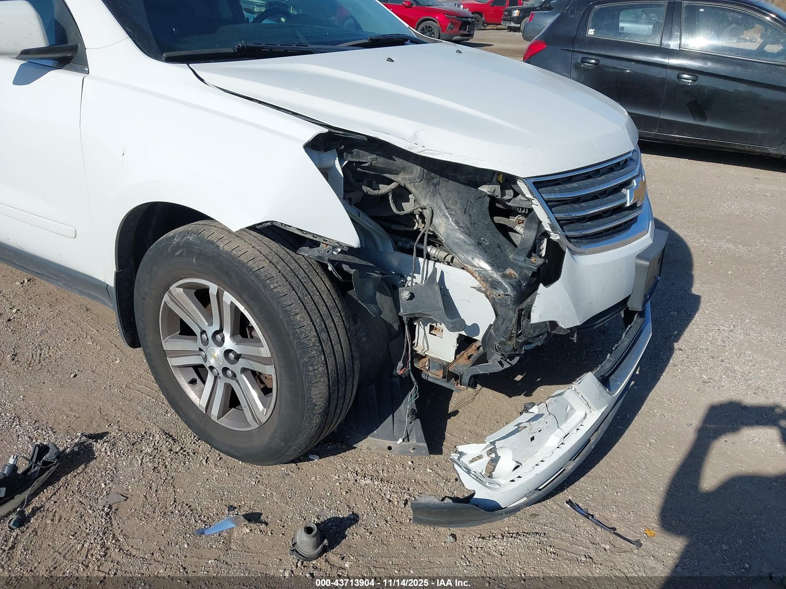CHEVROLET TRAVERSE image 6