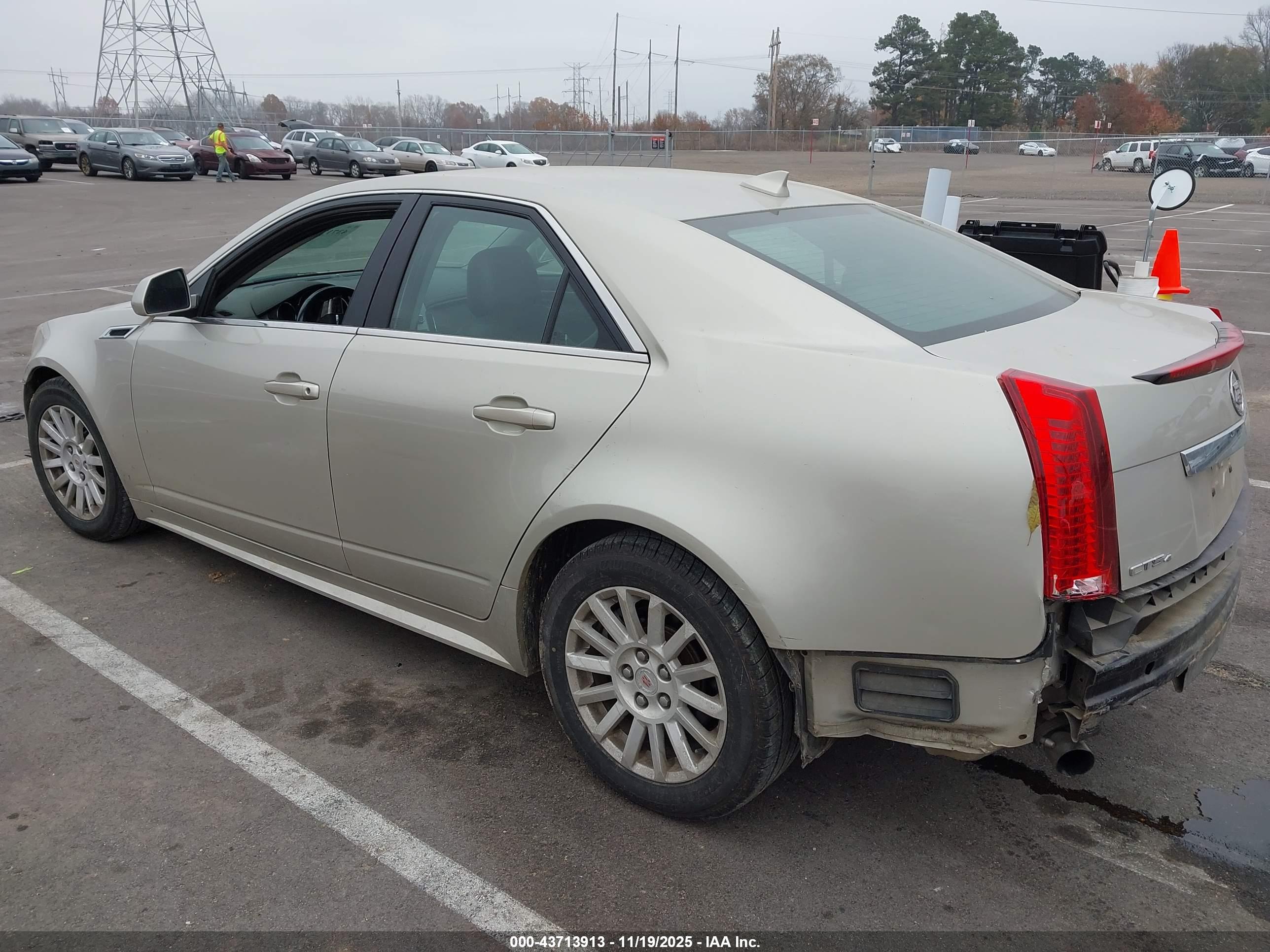 CADILLAC CTS image 3