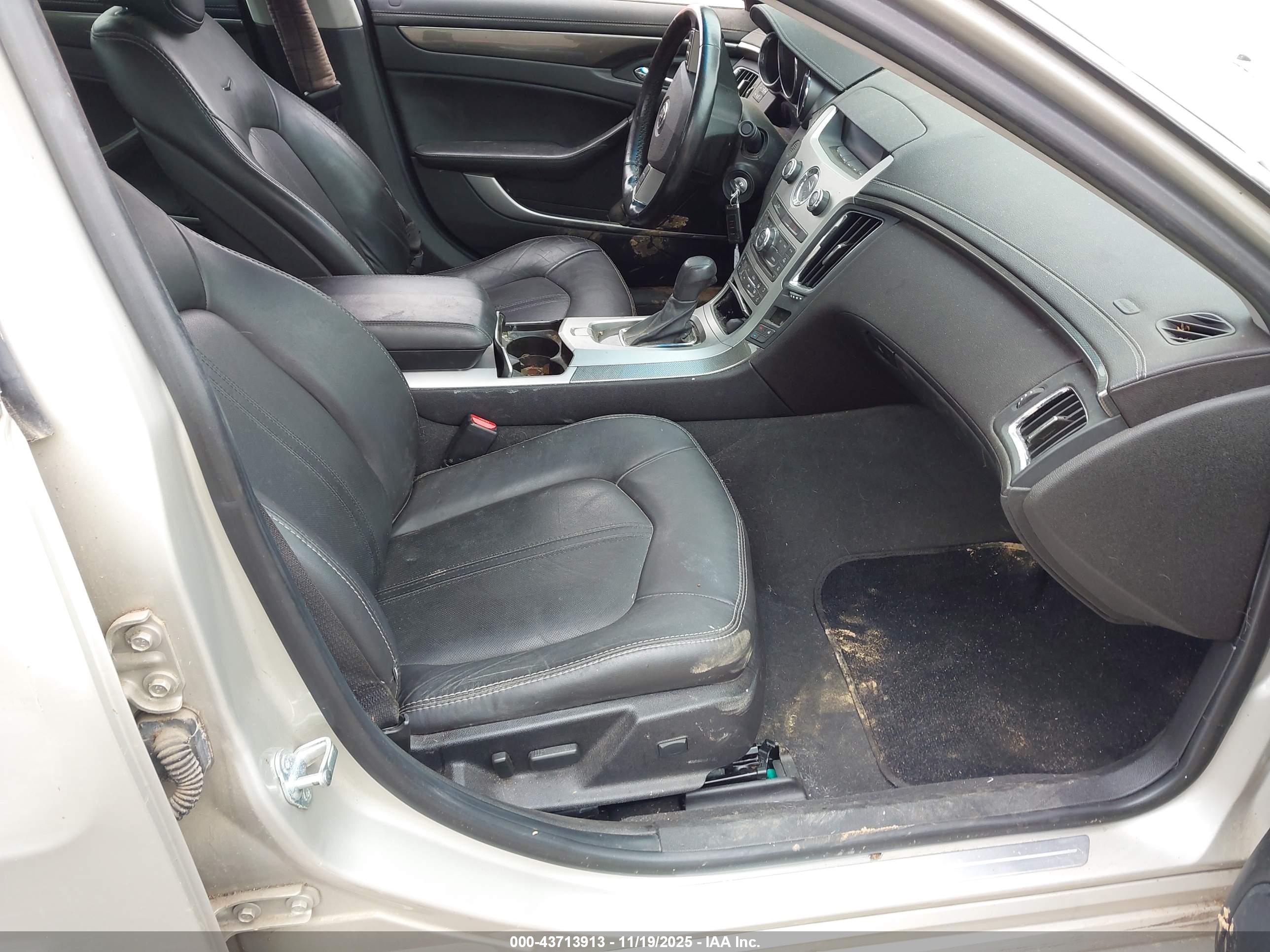 CADILLAC CTS image 5