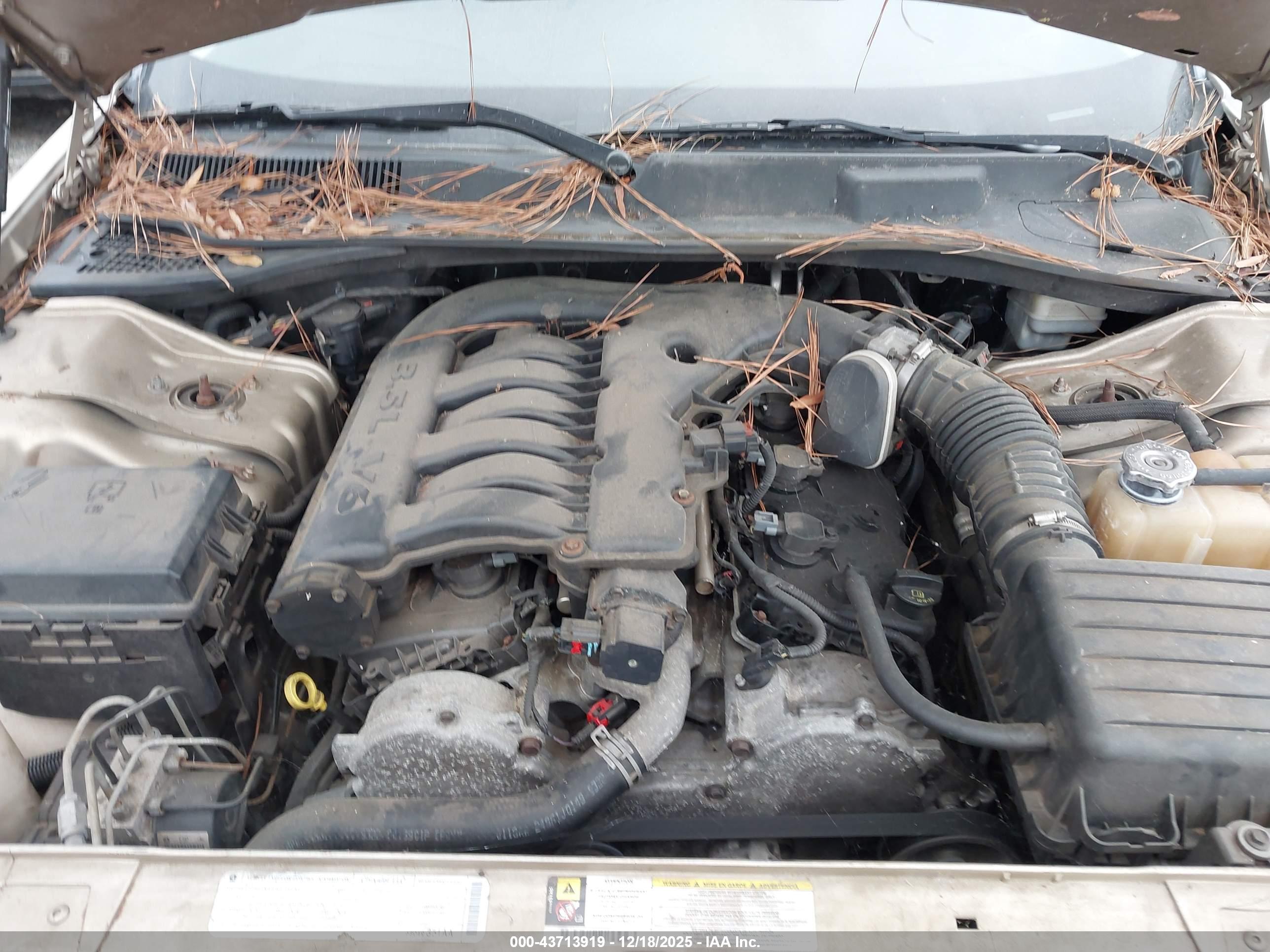 CHRYSLER 300 image 10