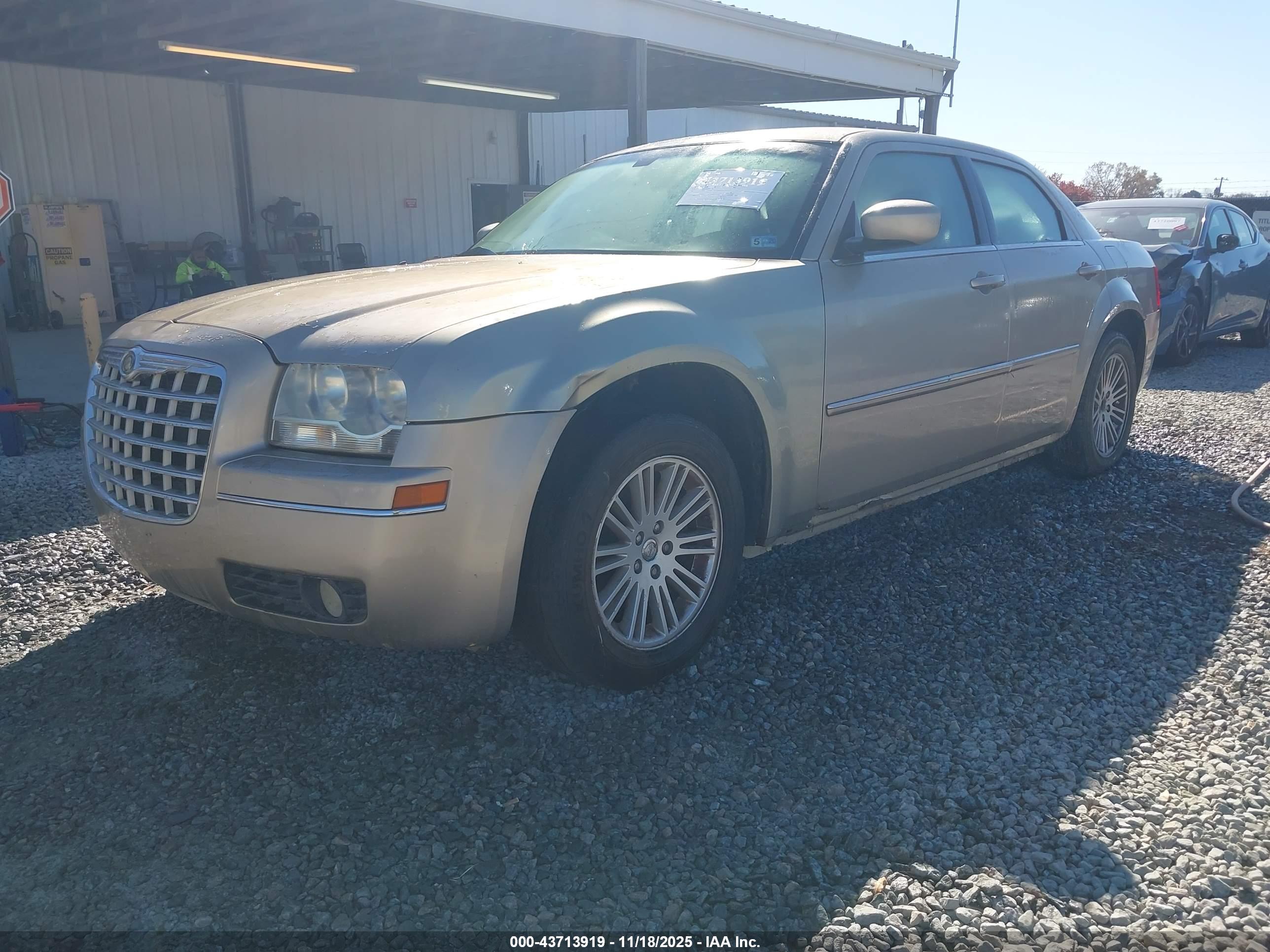 CHRYSLER 300 image 2