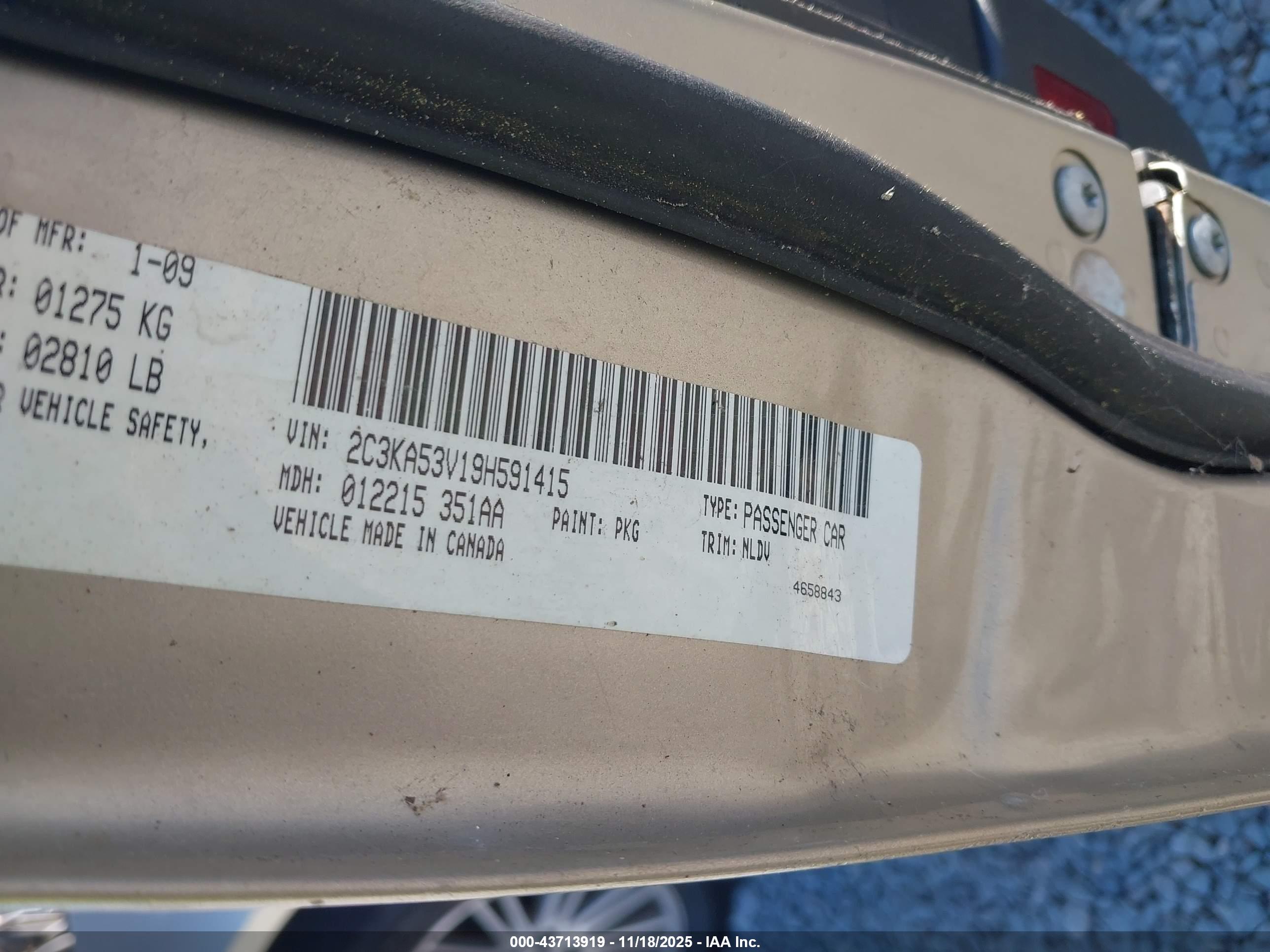CHRYSLER 300 image 9