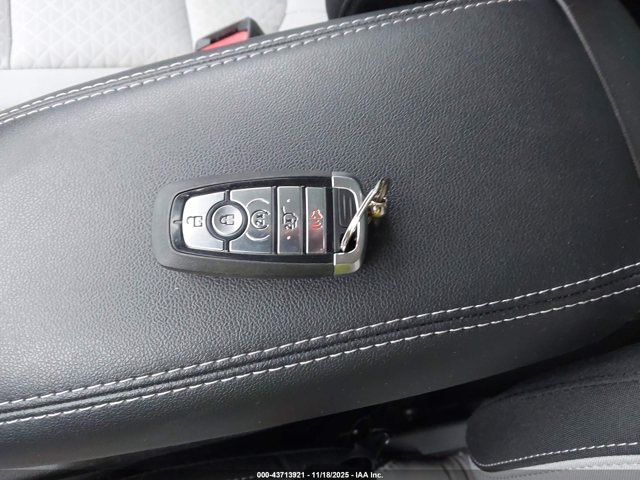FORD ESCAPE image 11