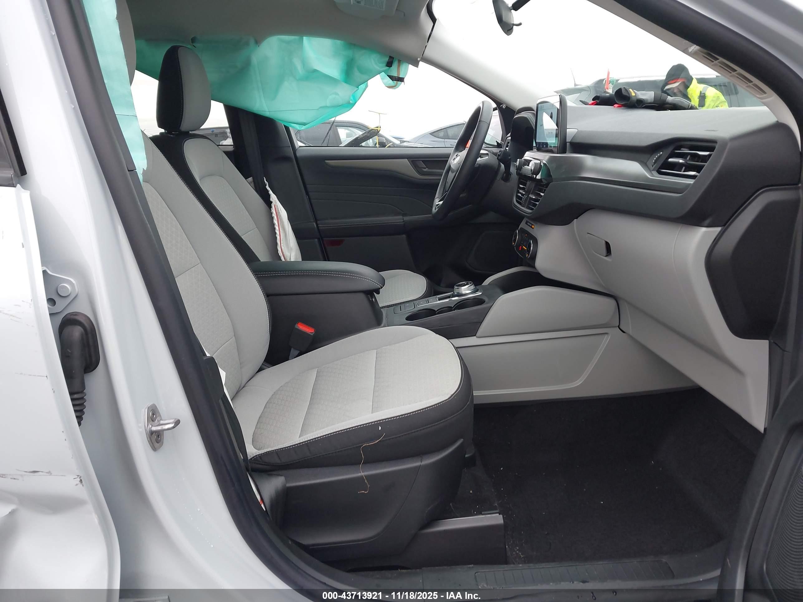 FORD ESCAPE image 5