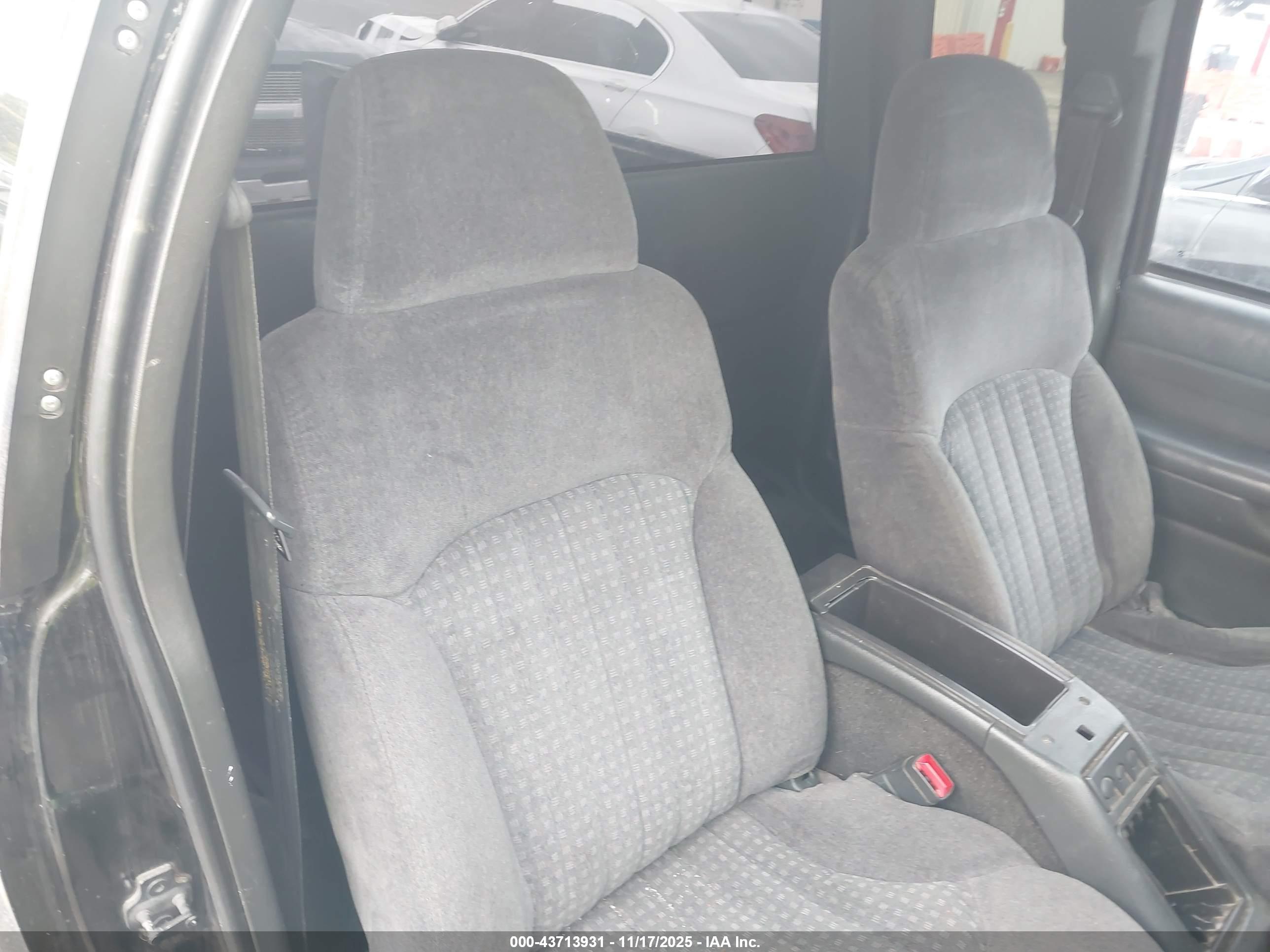 CHEVROLET S-10 image 8