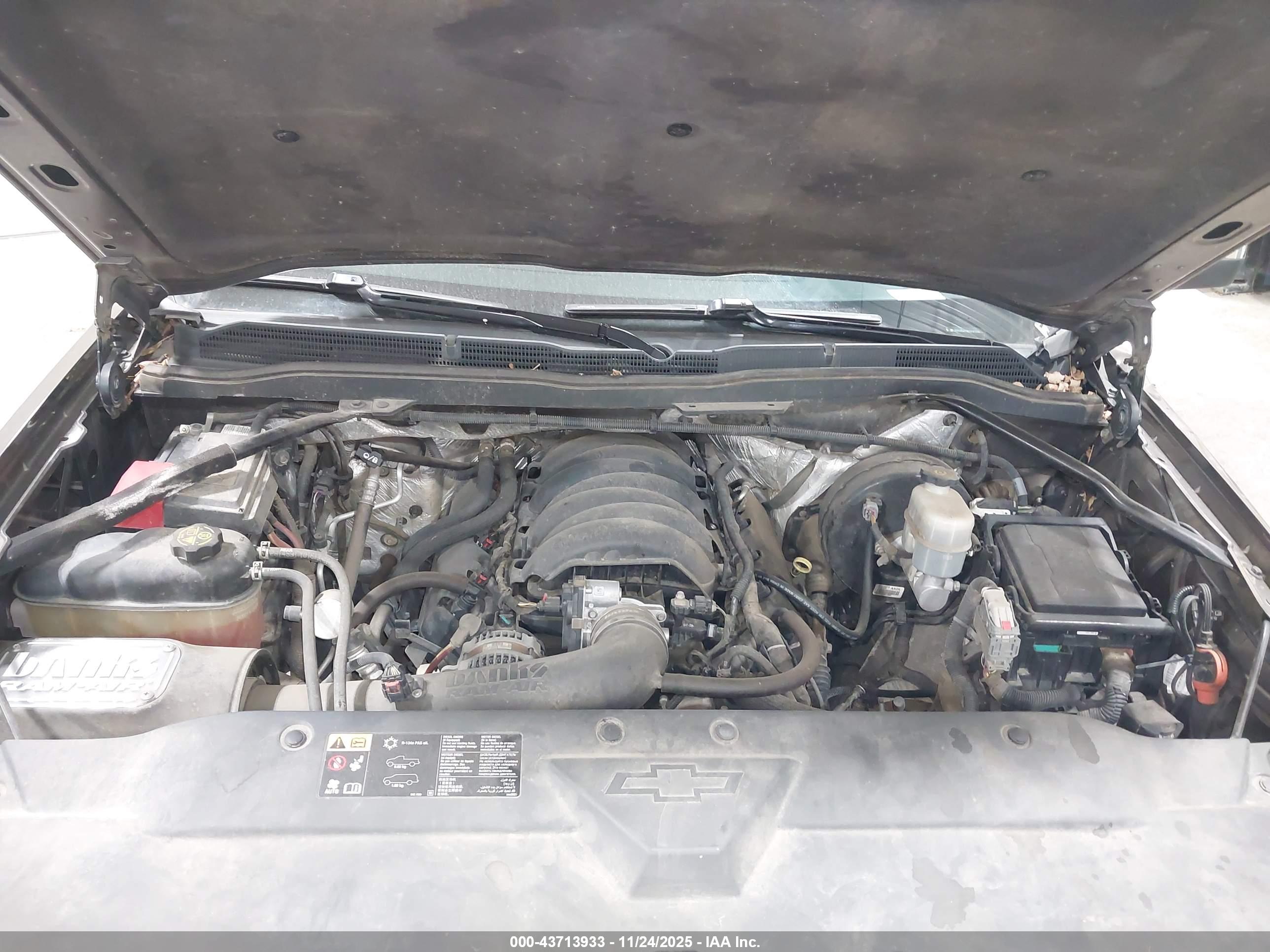 CHEVROLET SILVERADO image 10